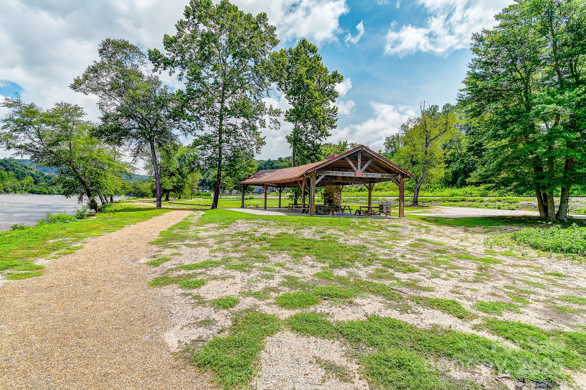 8 Crossvine Alley Property Photo 35