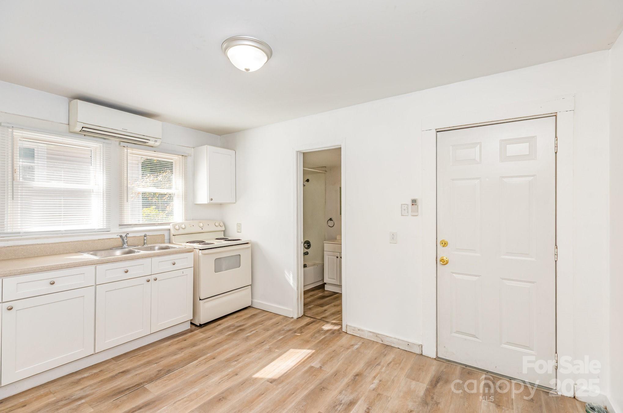 659 - 661 Wilson Street Property Photo 8