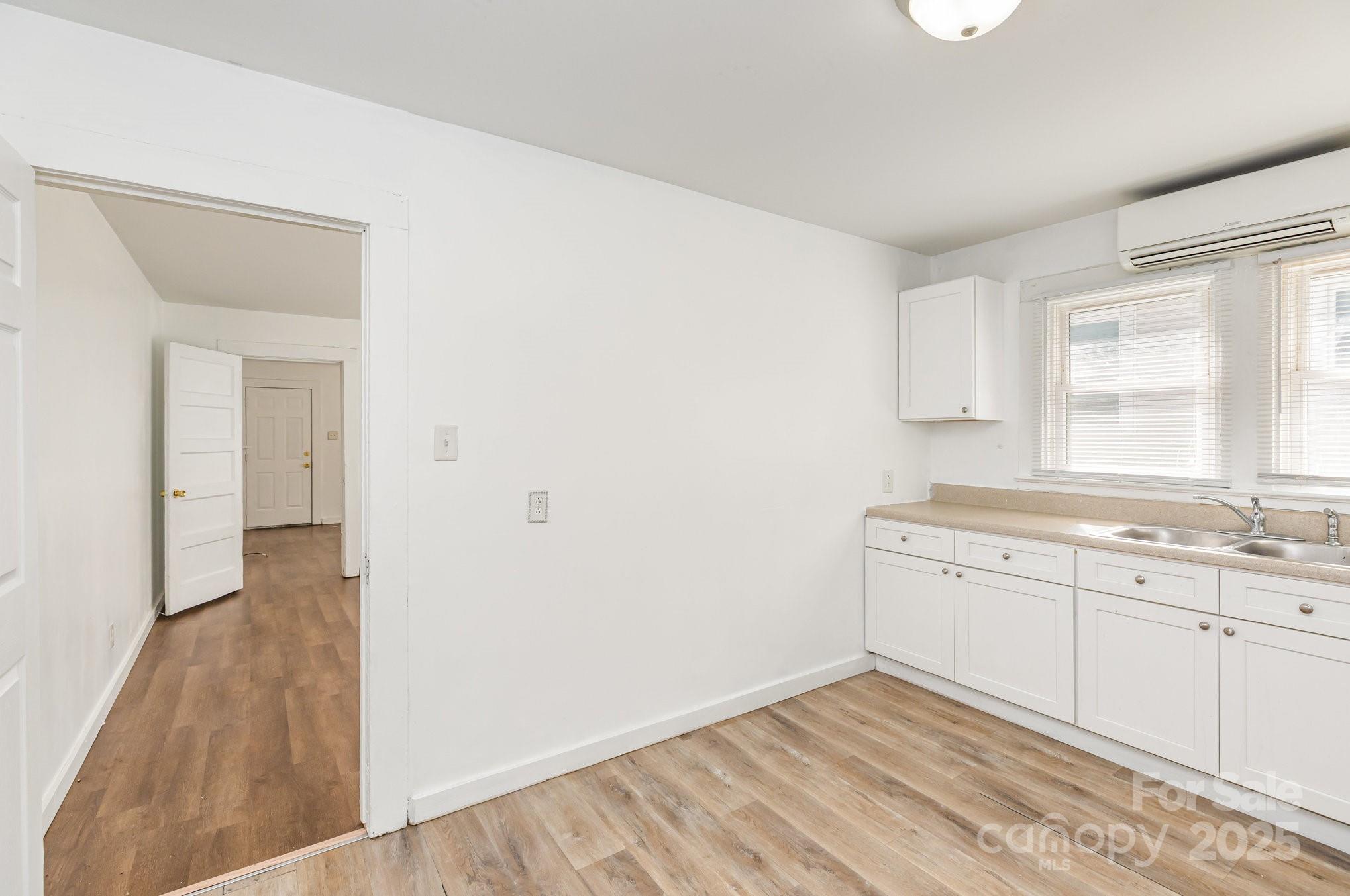 659 - 661 Wilson Street Property Photo 10