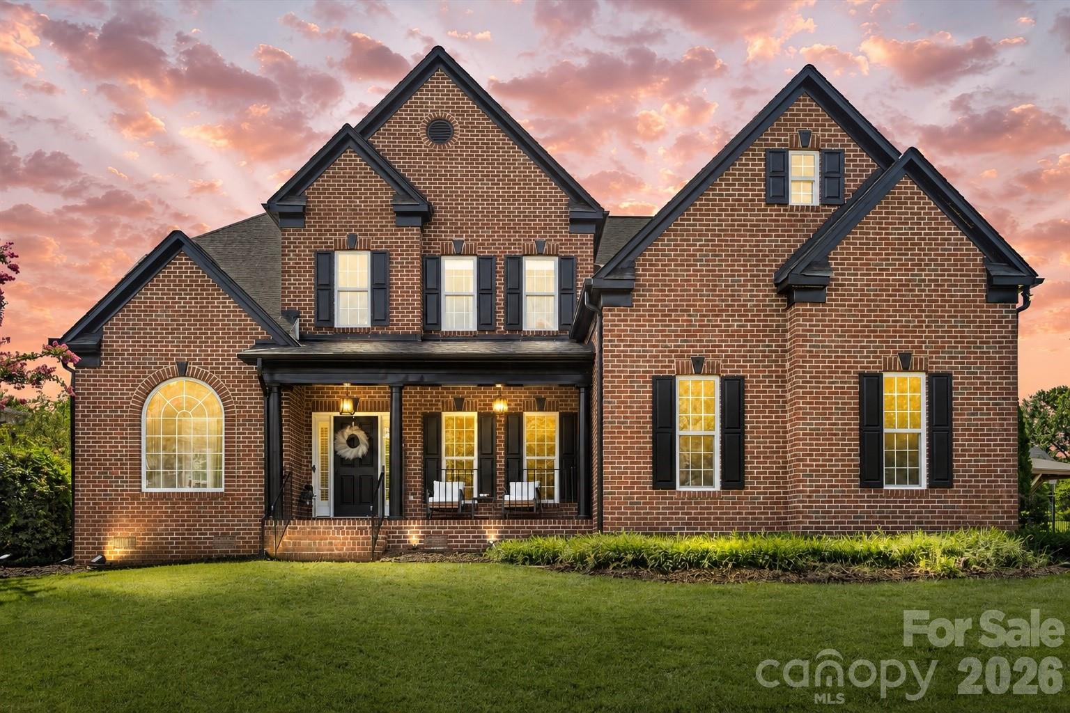2519 Fallbrook Place Property Photo 1