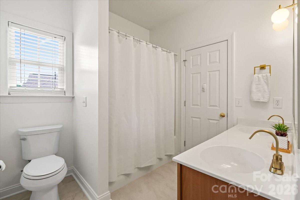2519 Fallbrook Place Property Photo 32