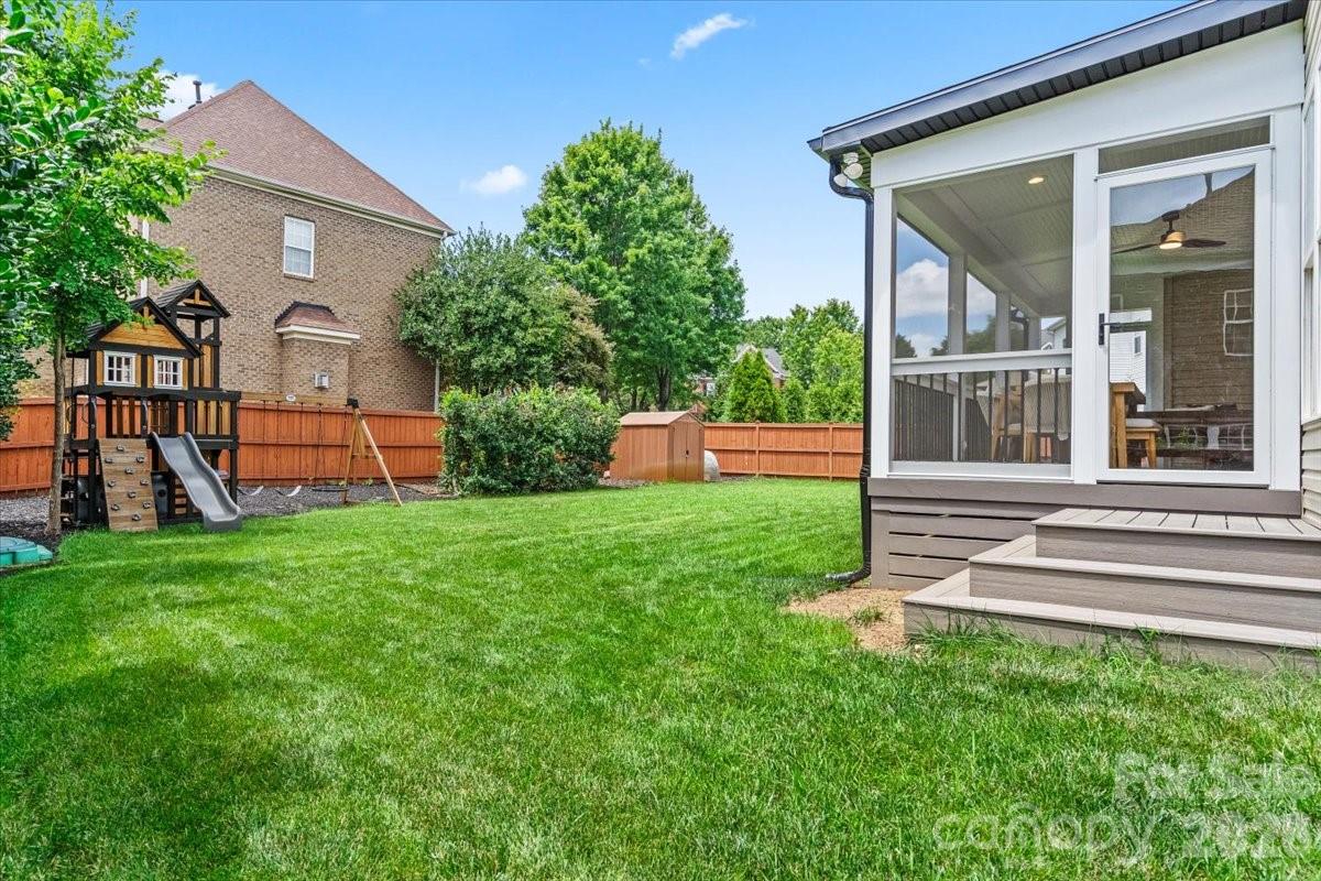 2519 Fallbrook Place Property Photo 44