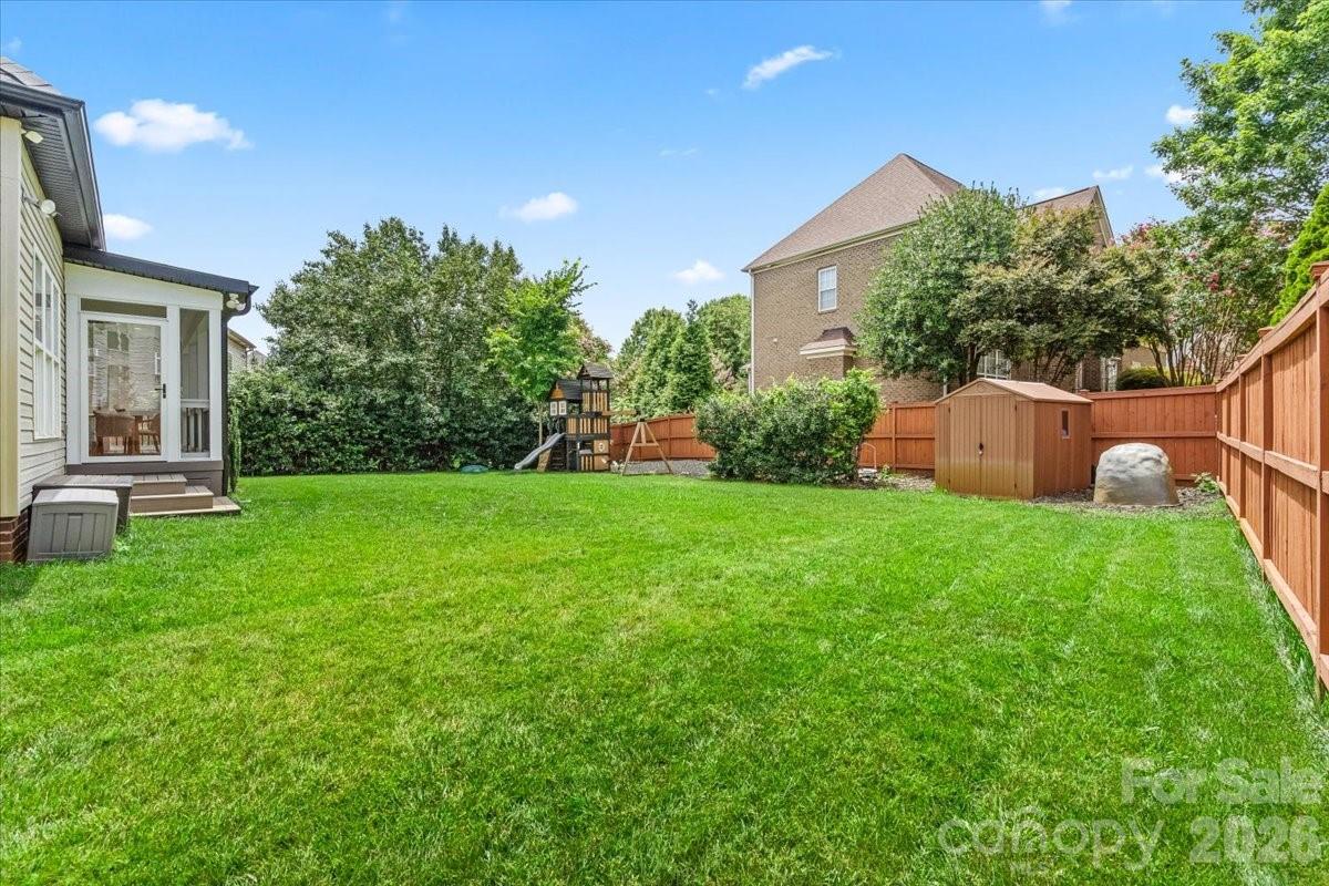 2519 Fallbrook Place Property Photo 45