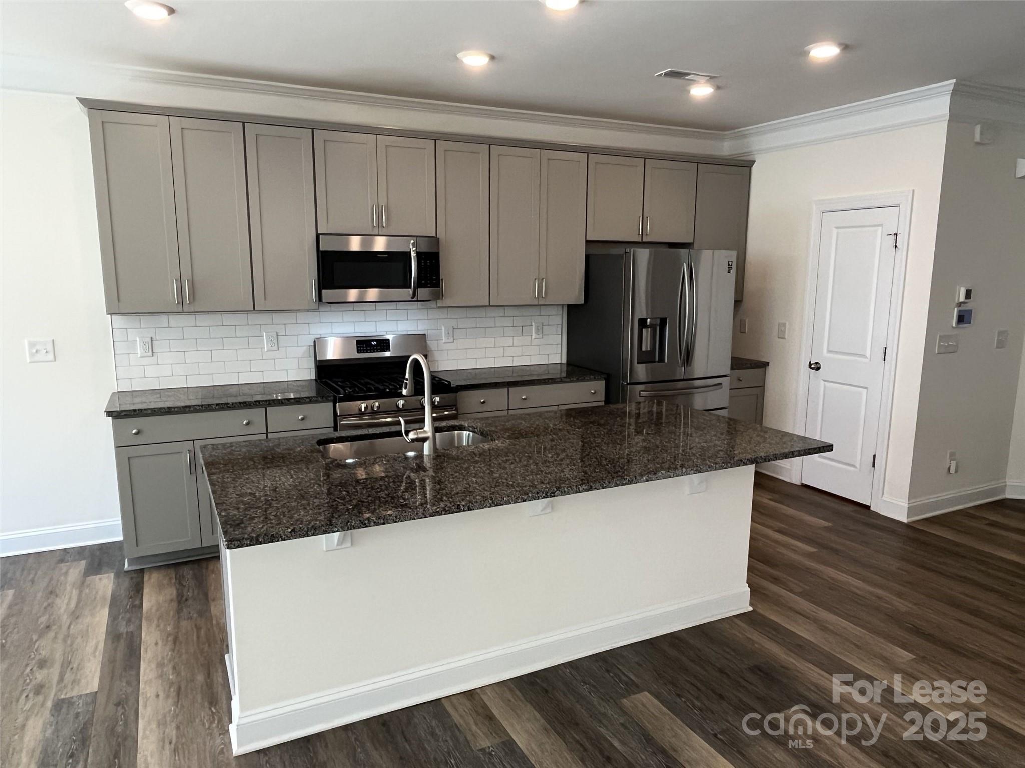 6814 Harris Bay Road Property Photo 8