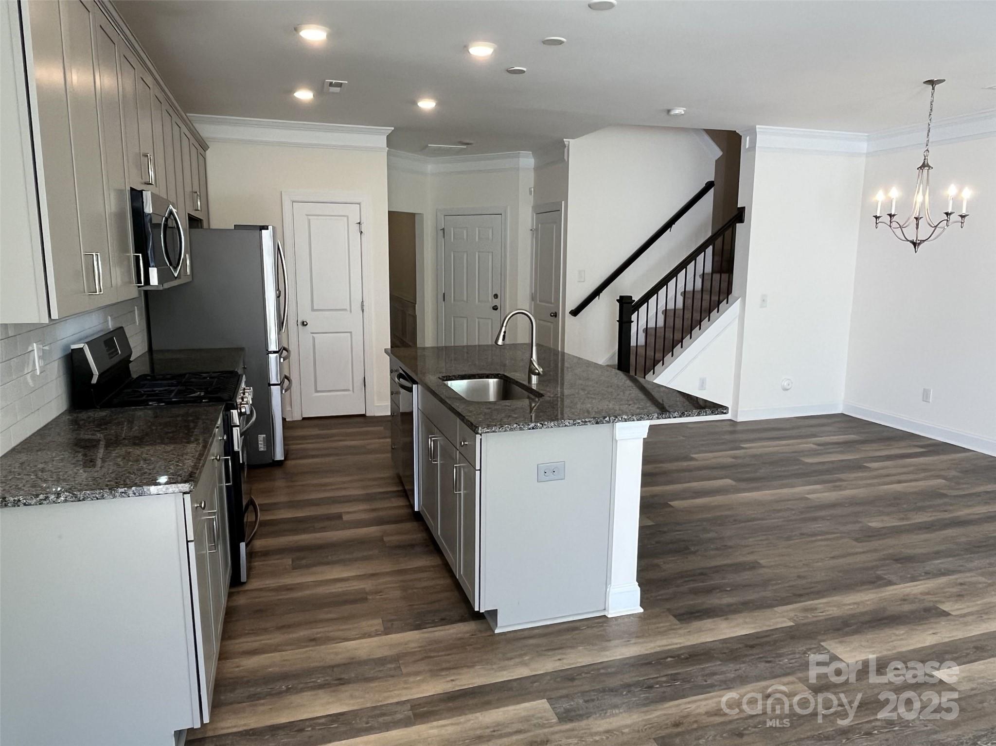 6814 Harris Bay Road Property Photo 9