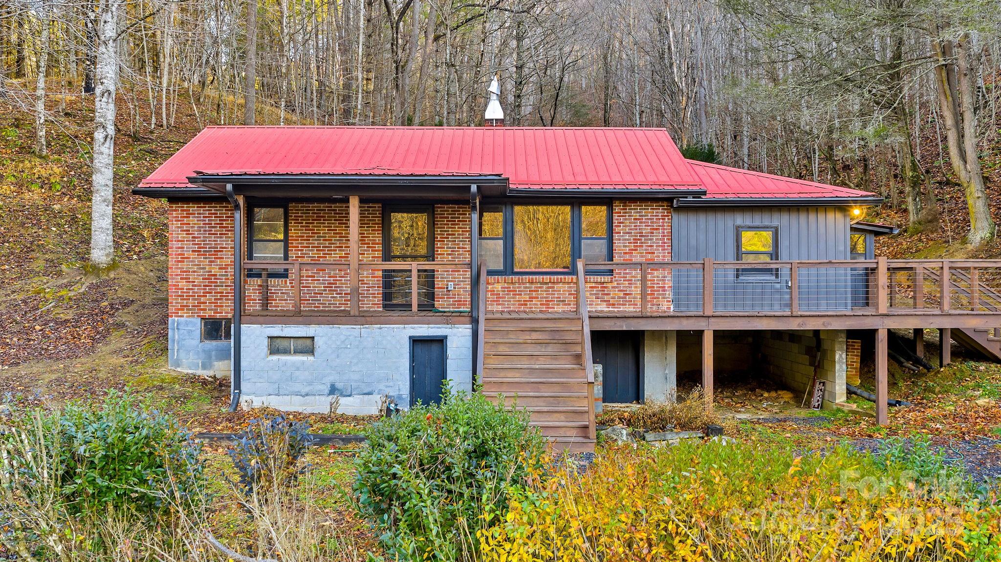 2162 S Big Horse Creek Road Property Photo 1