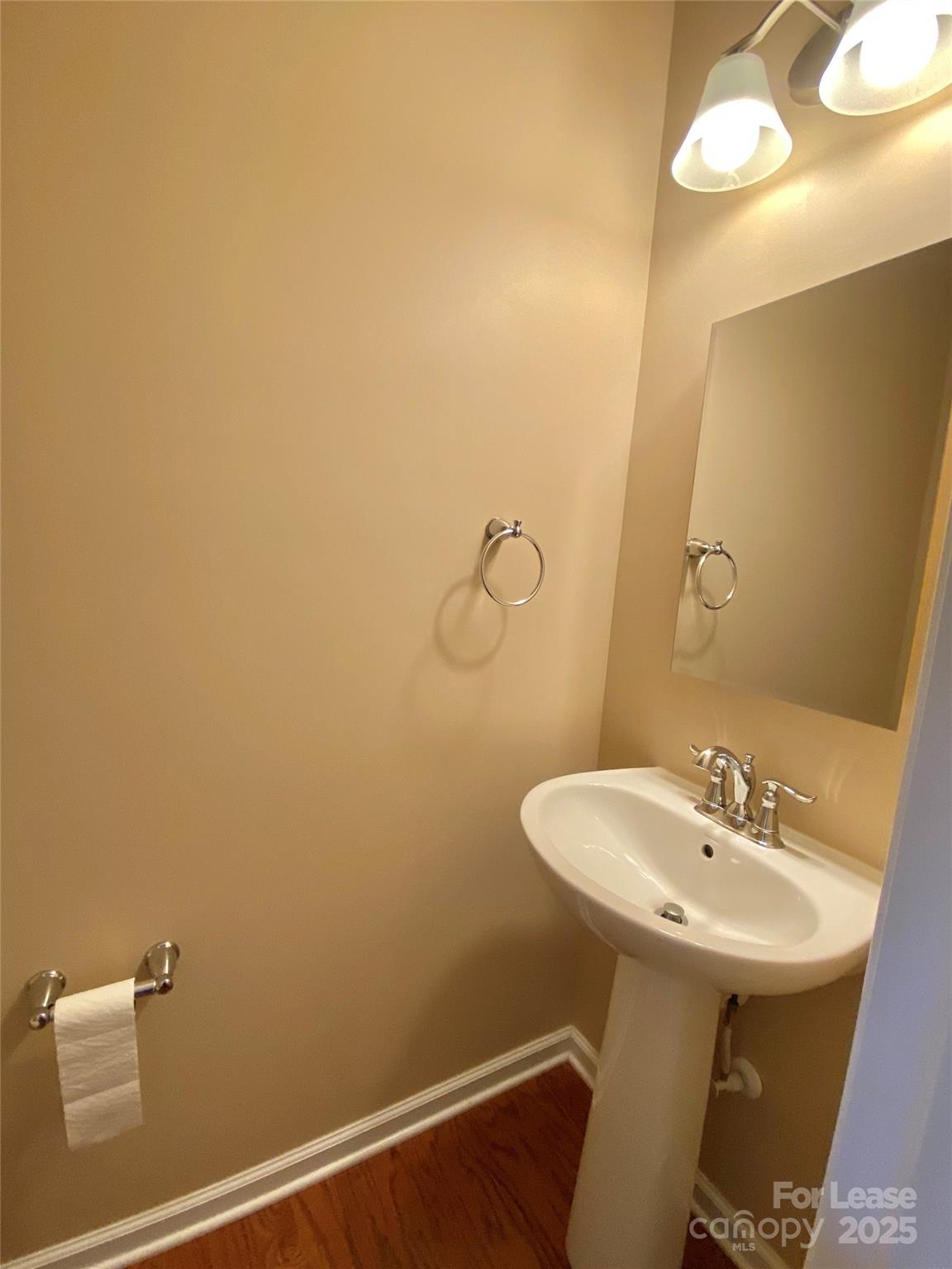 2601 Silverthorn Drive Property Photo 3