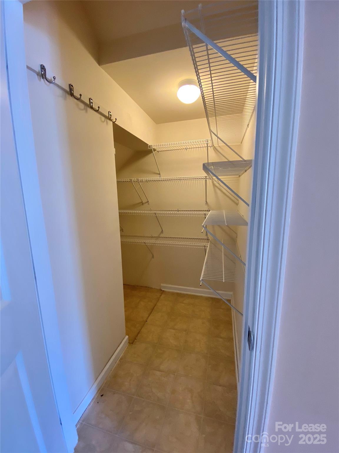 2601 Silverthorn Drive Property Photo 6