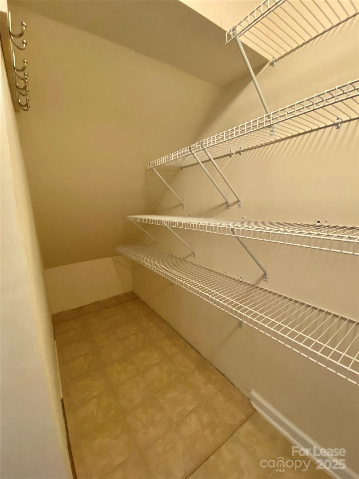 2601 Silverthorn Drive Property Photo 7