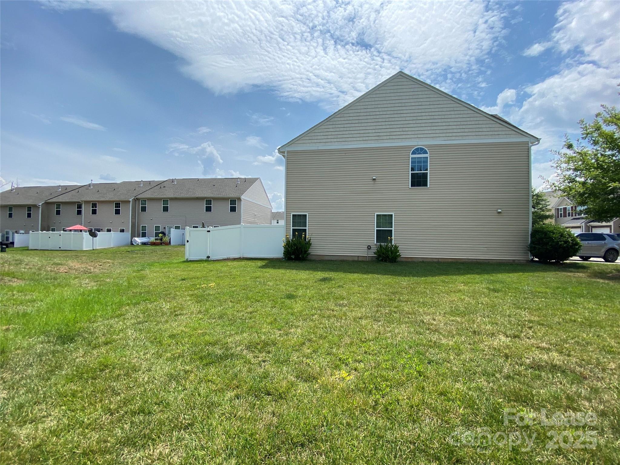 2601 Silverthorn Drive Property Photo 32