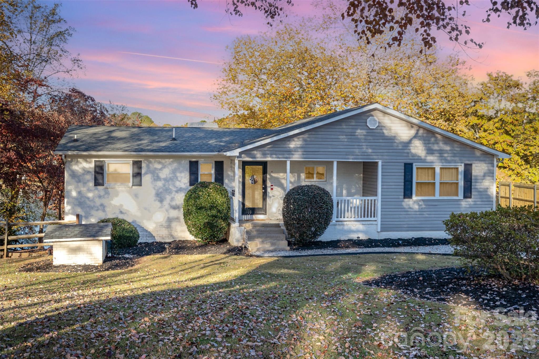 7088 Wateredge Drive Property Photo 1
