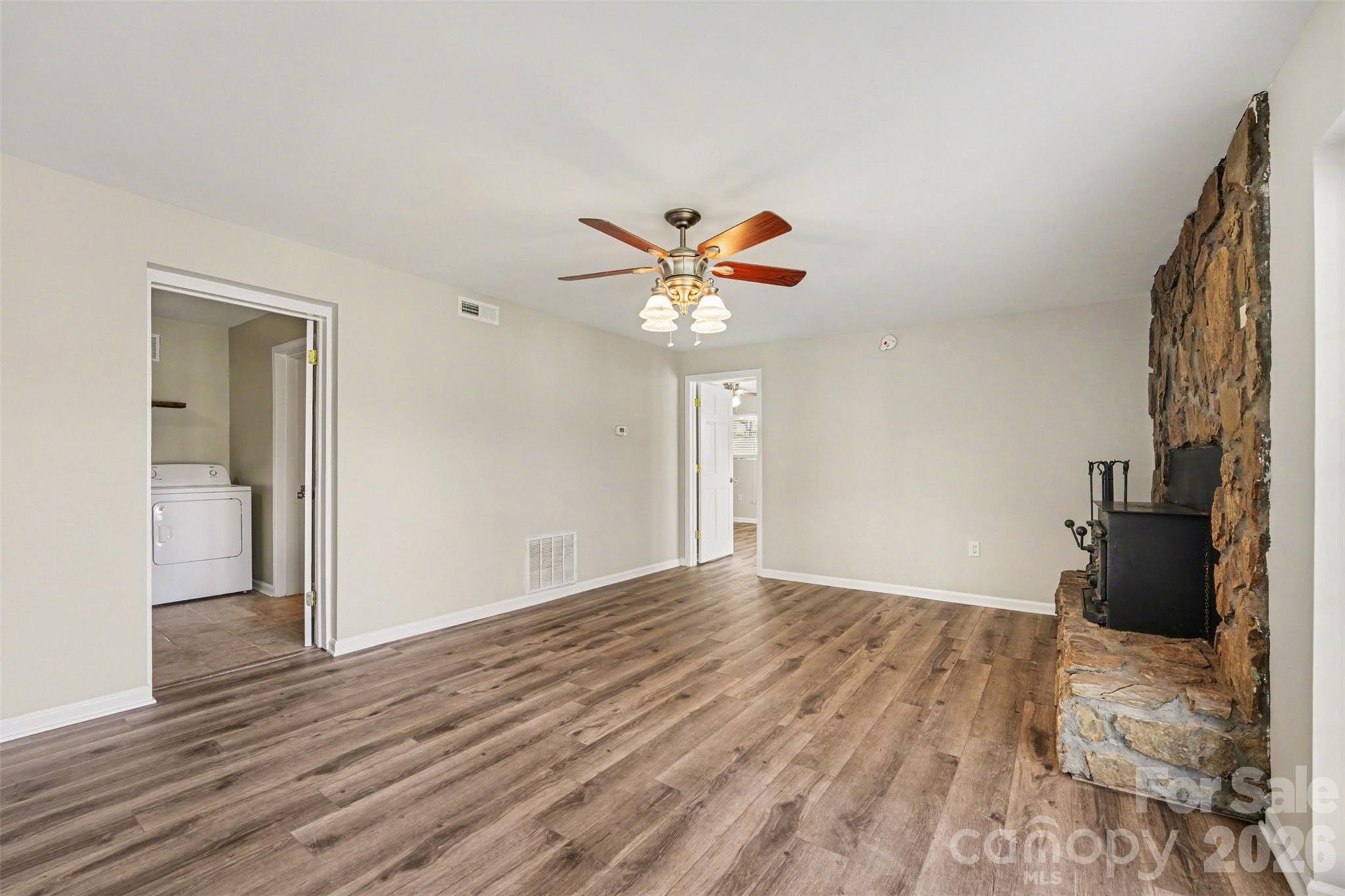 7088 Wateredge Drive Property Photo 23