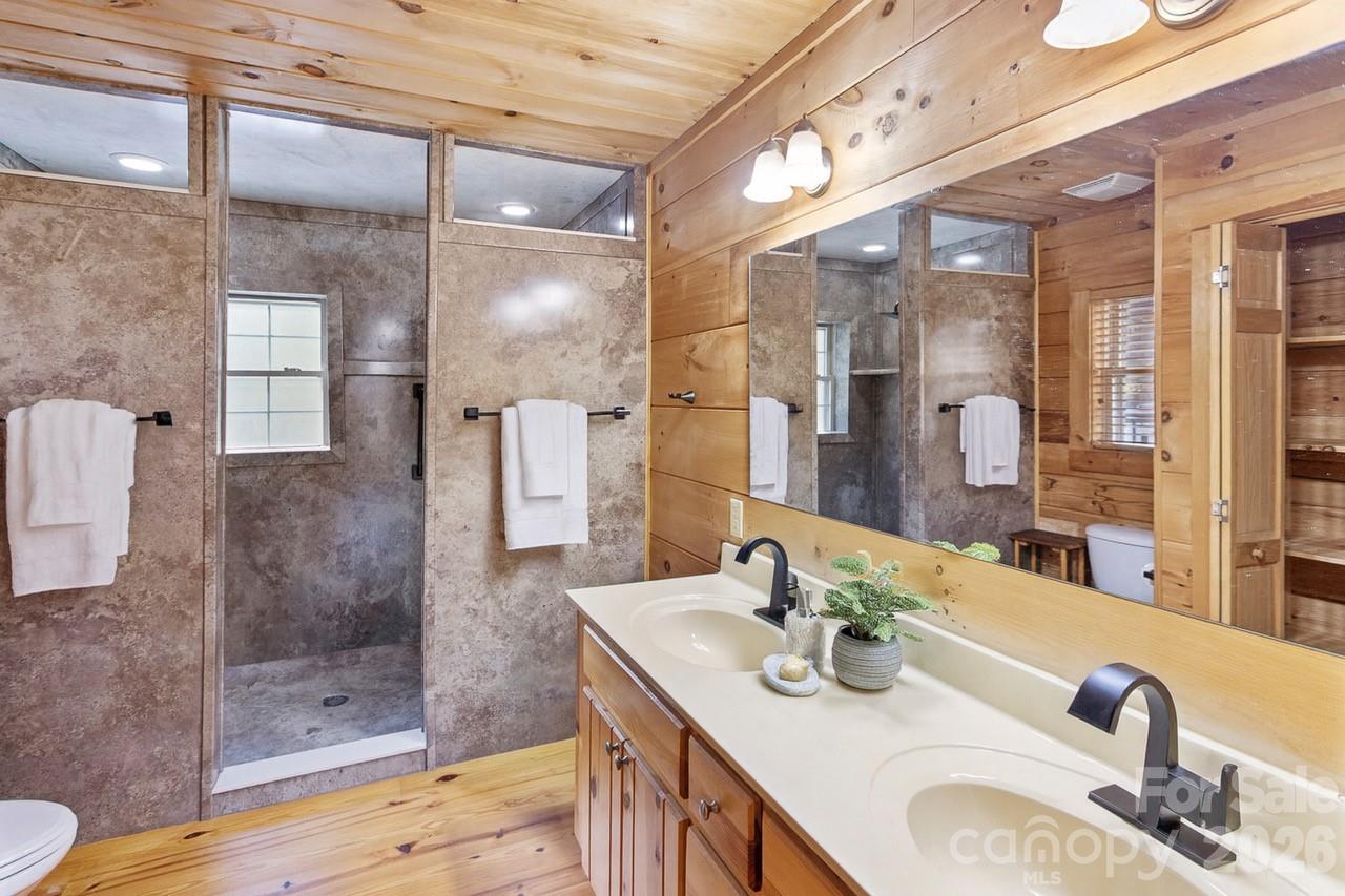 17 Aaron Way Property Photo 10