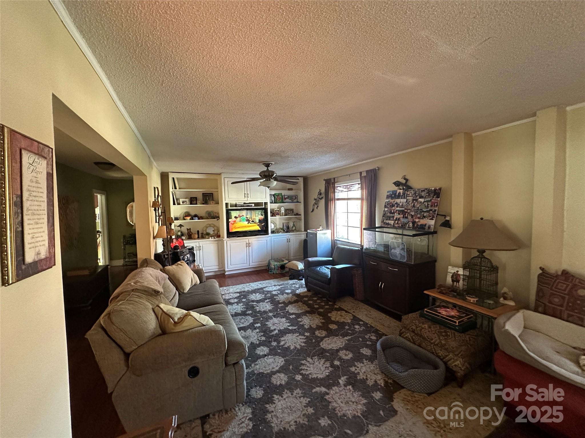 212 E Park Avenue Property Photo 13