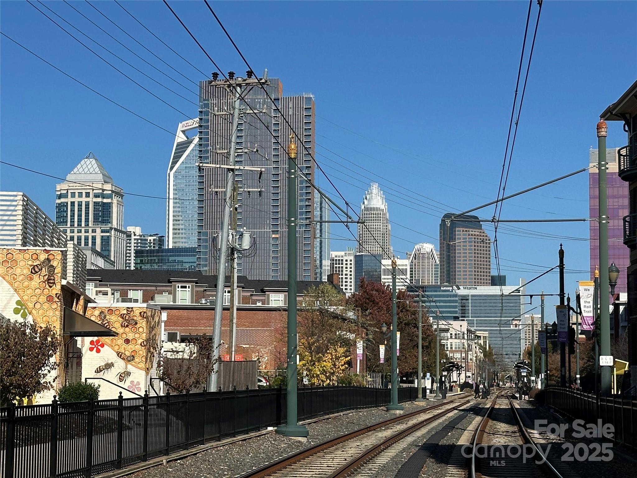 212 E Park Avenue Property Photo 15