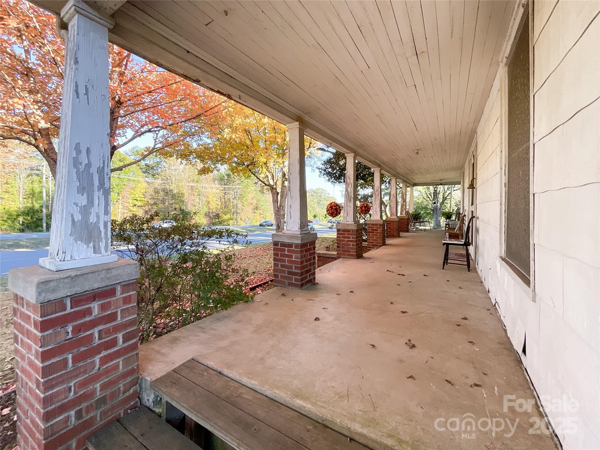 6993 Charlotte Highway Property Photo 3