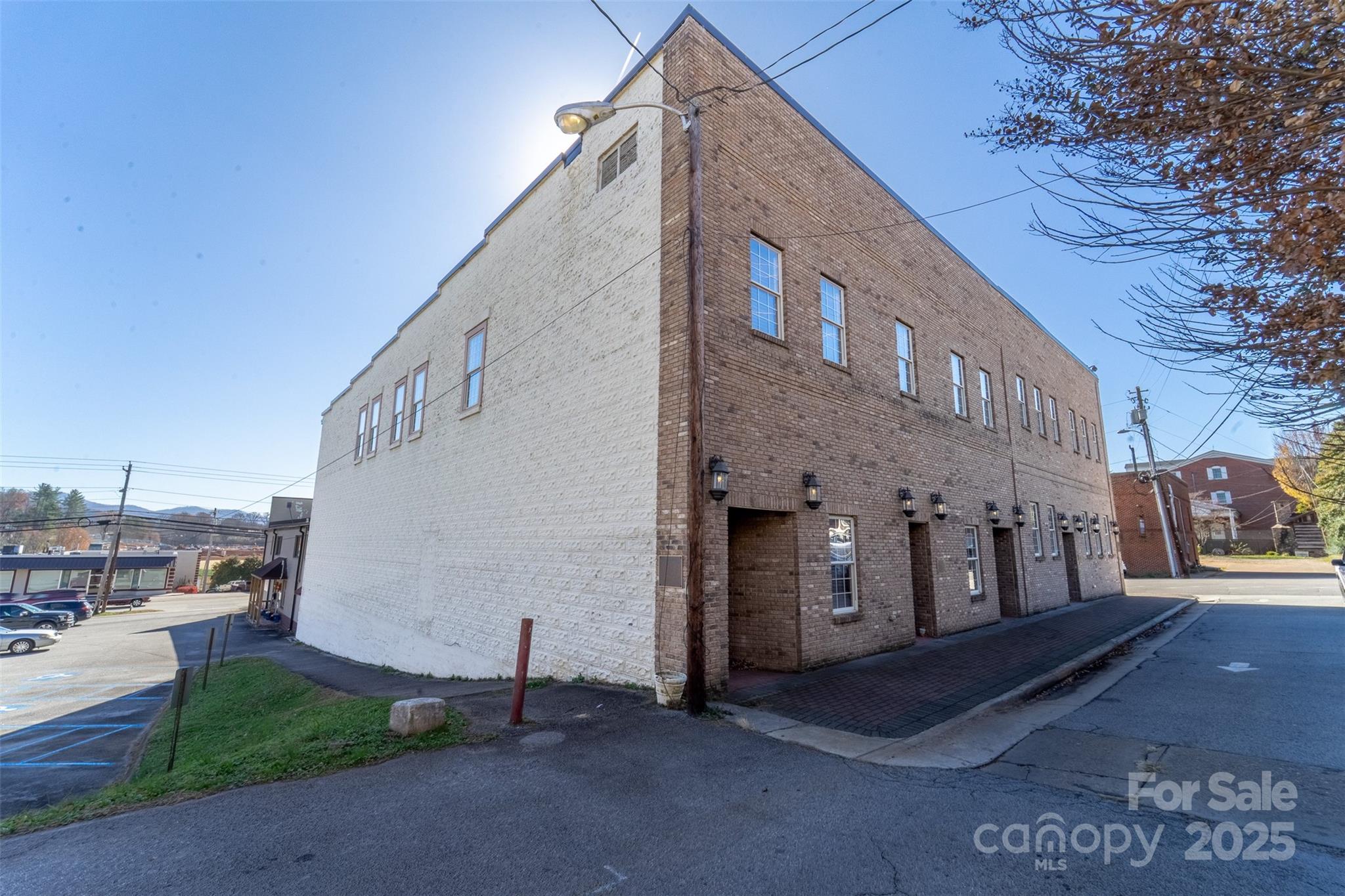 228 E Palmer Street Property Photo 10