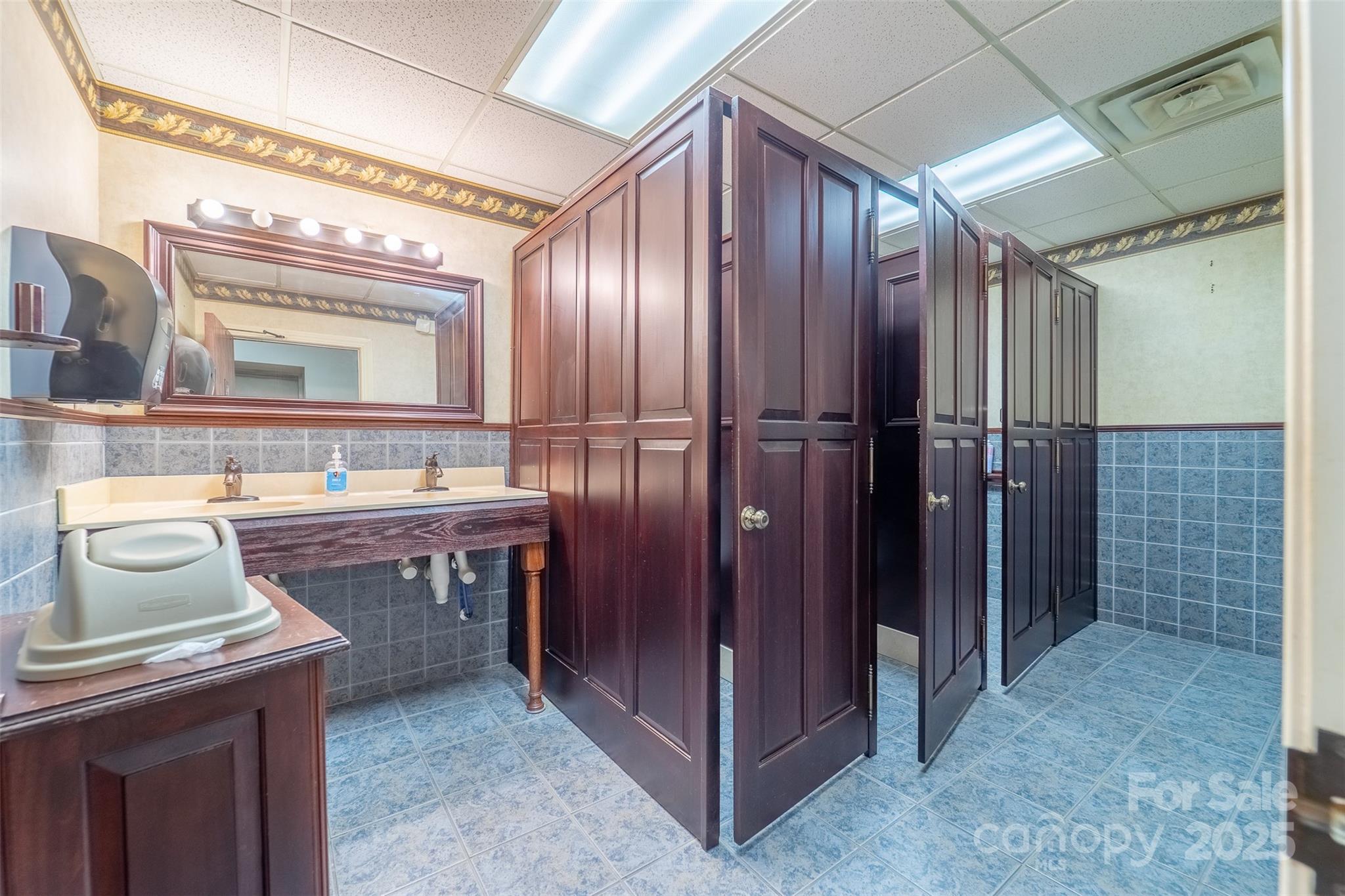 228 E Palmer Street Property Photo 19