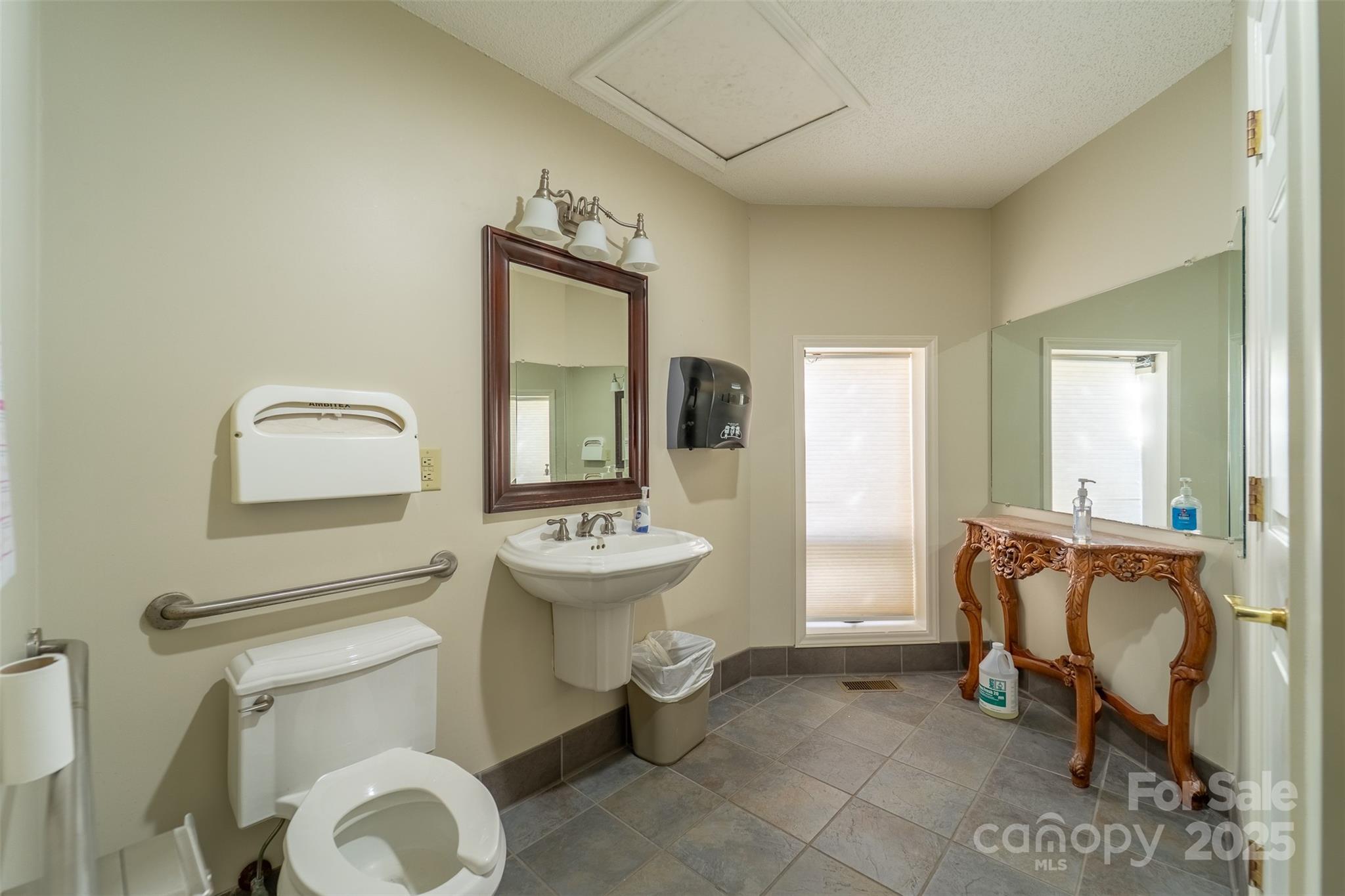 228 E Palmer Street Property Photo 29