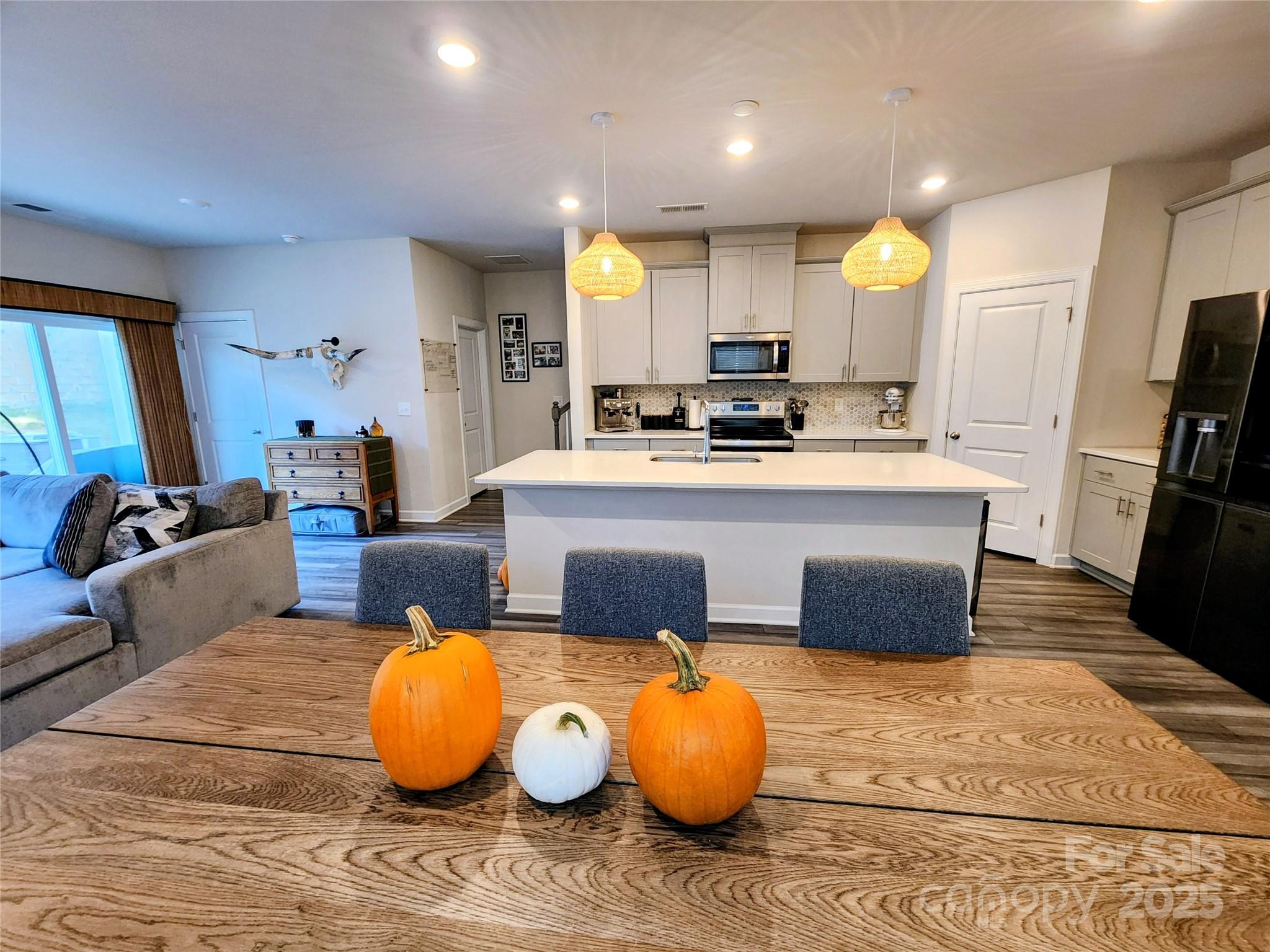 3873 County Down Avenue Property Photo 6