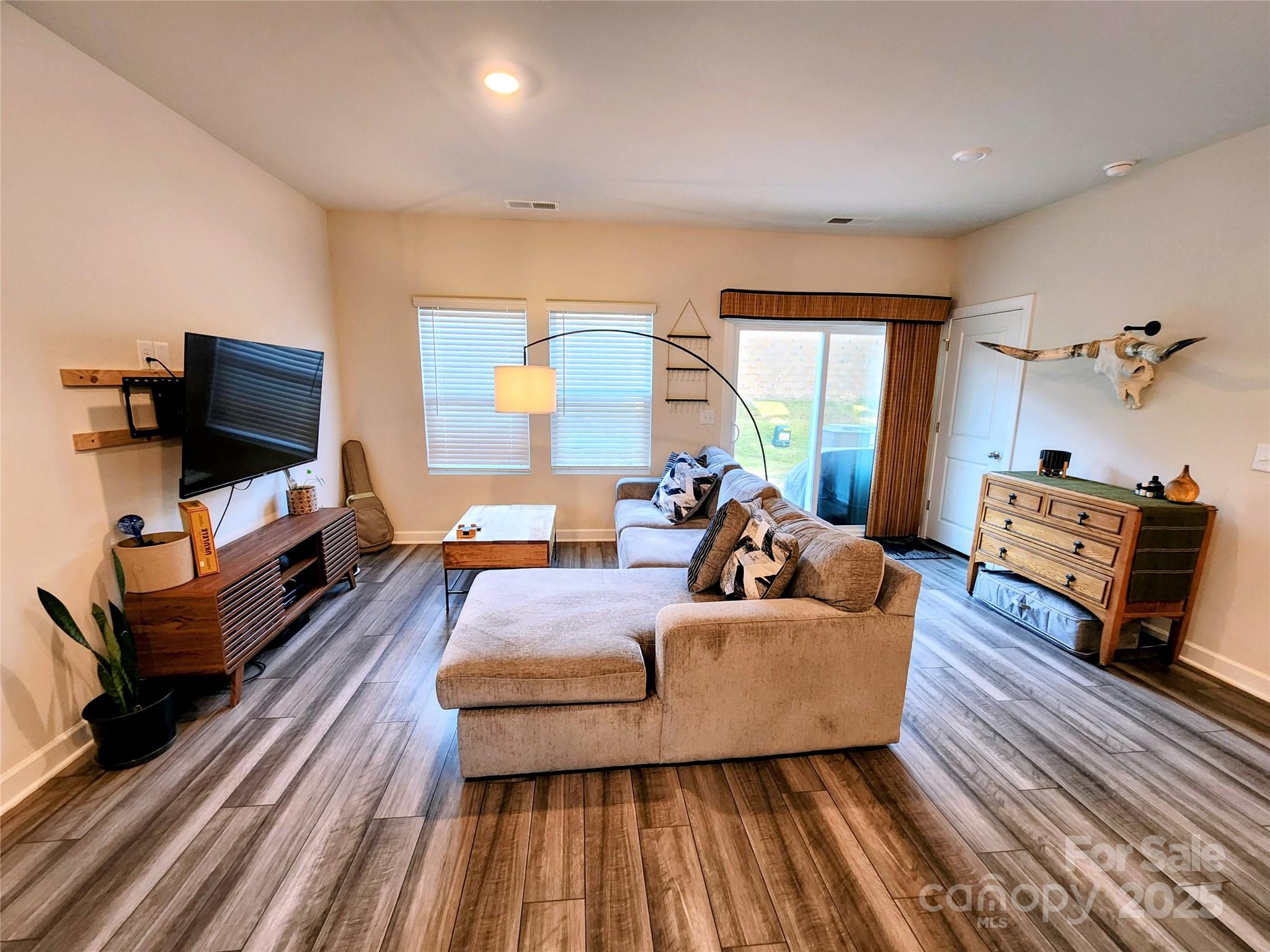 3873 County Down Avenue Property Photo 9