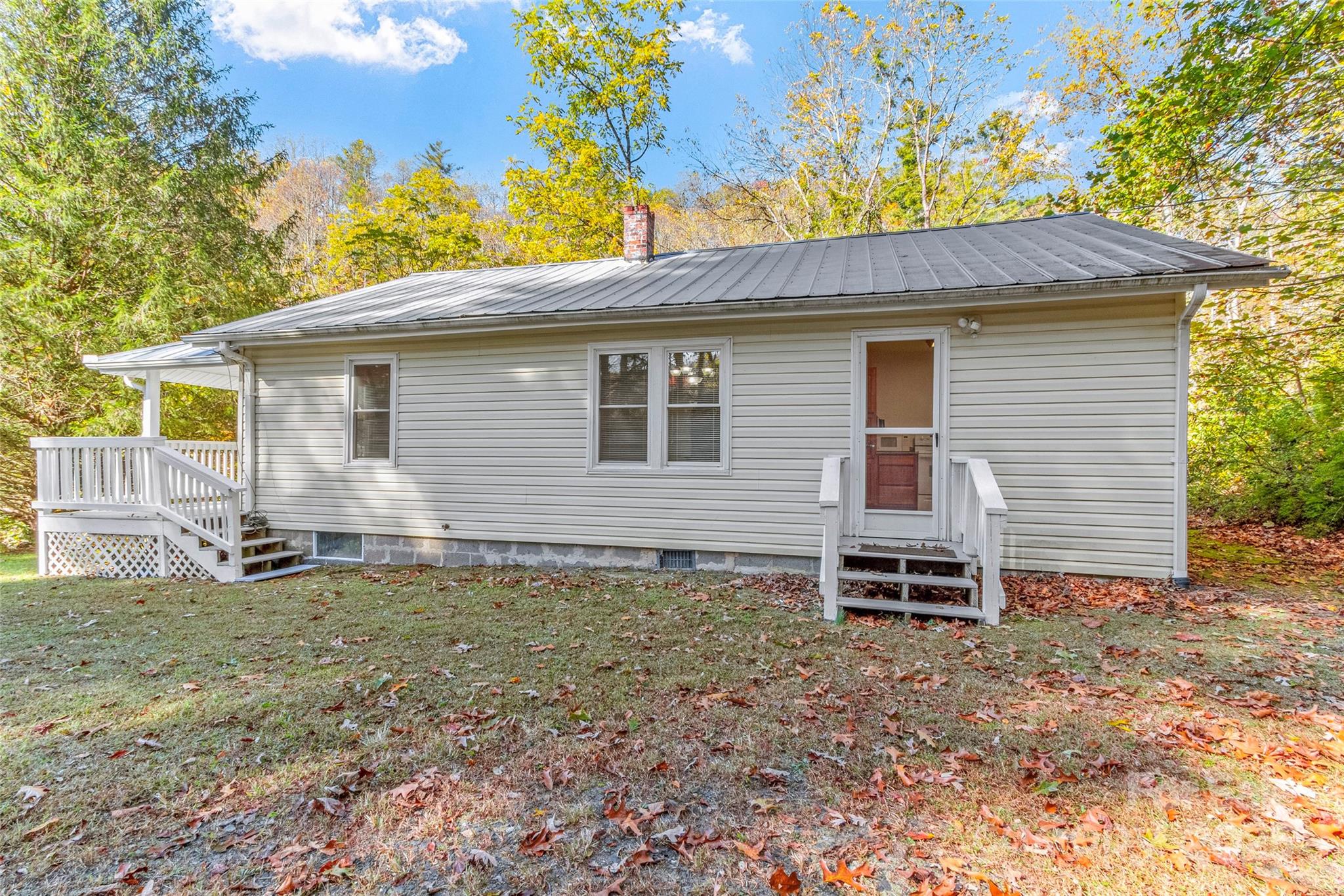 96 Thompson Road Property Photo 4