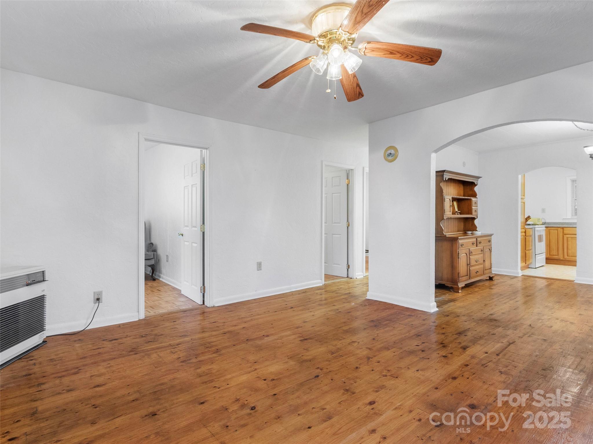 96 Thompson Road Property Photo 8