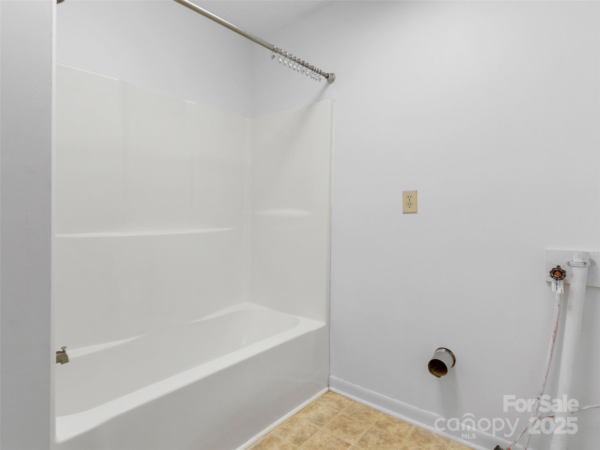 96 Thompson Road Property Photo 25