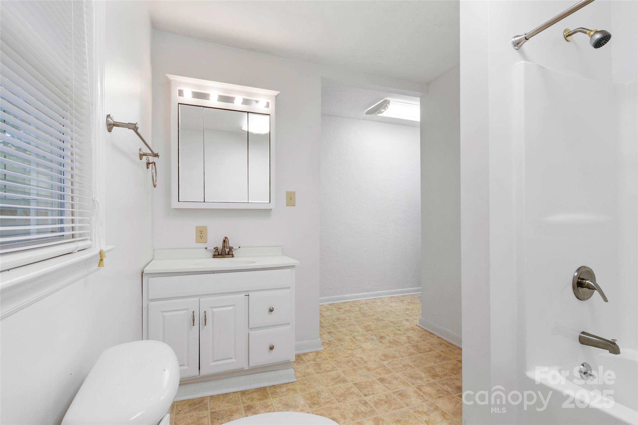 96 Thompson Road Property Photo 26