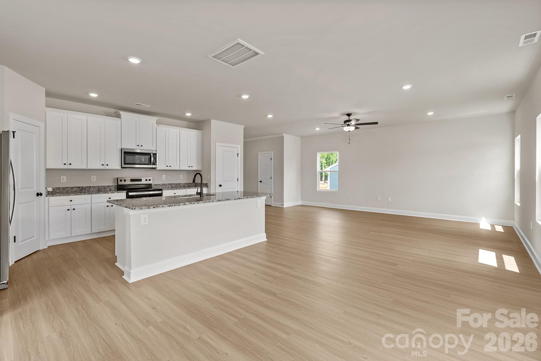 3518 Saddlebred Drive Property Photo 3