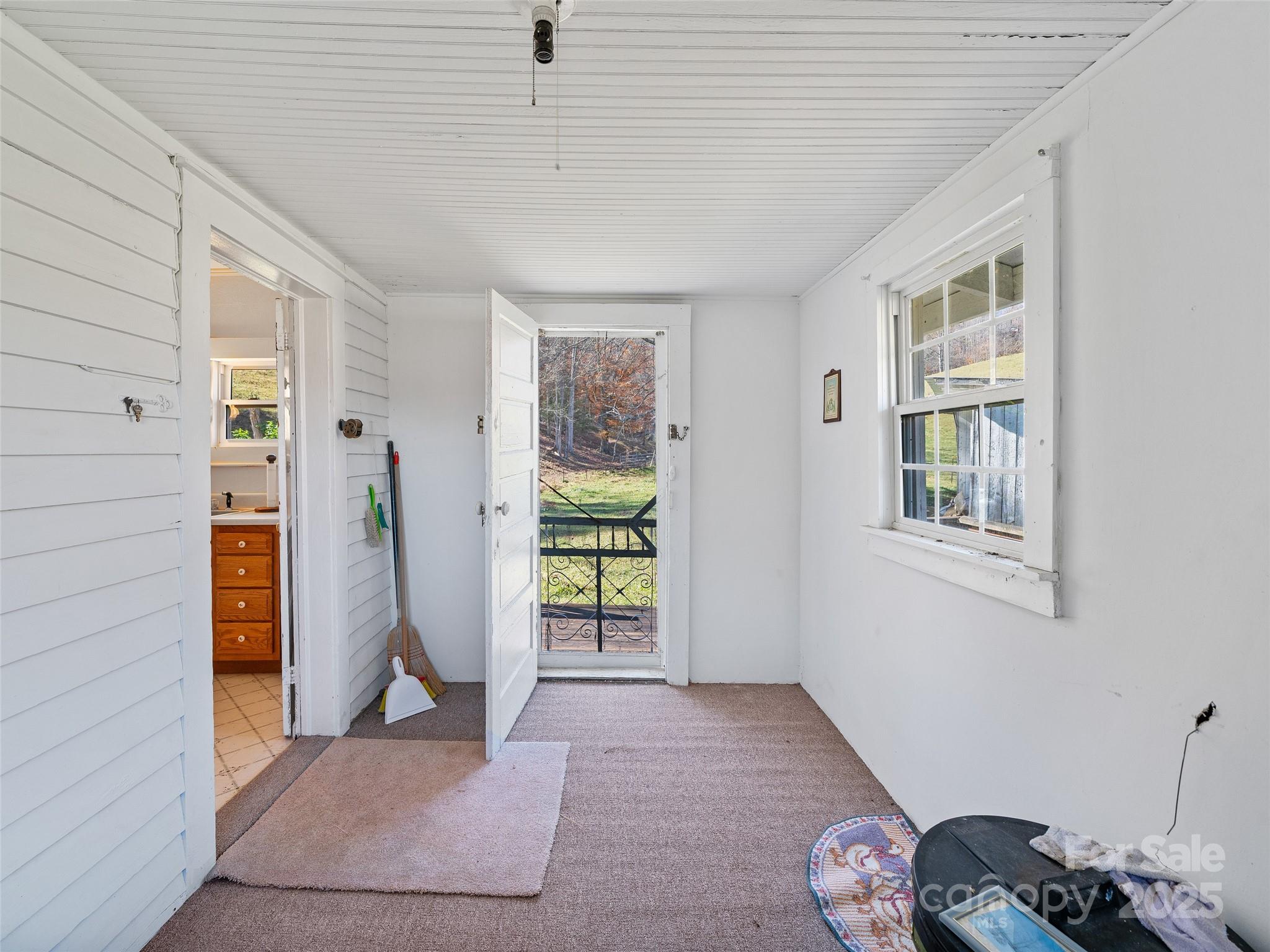 321 Lyle Lane Property Photo 29