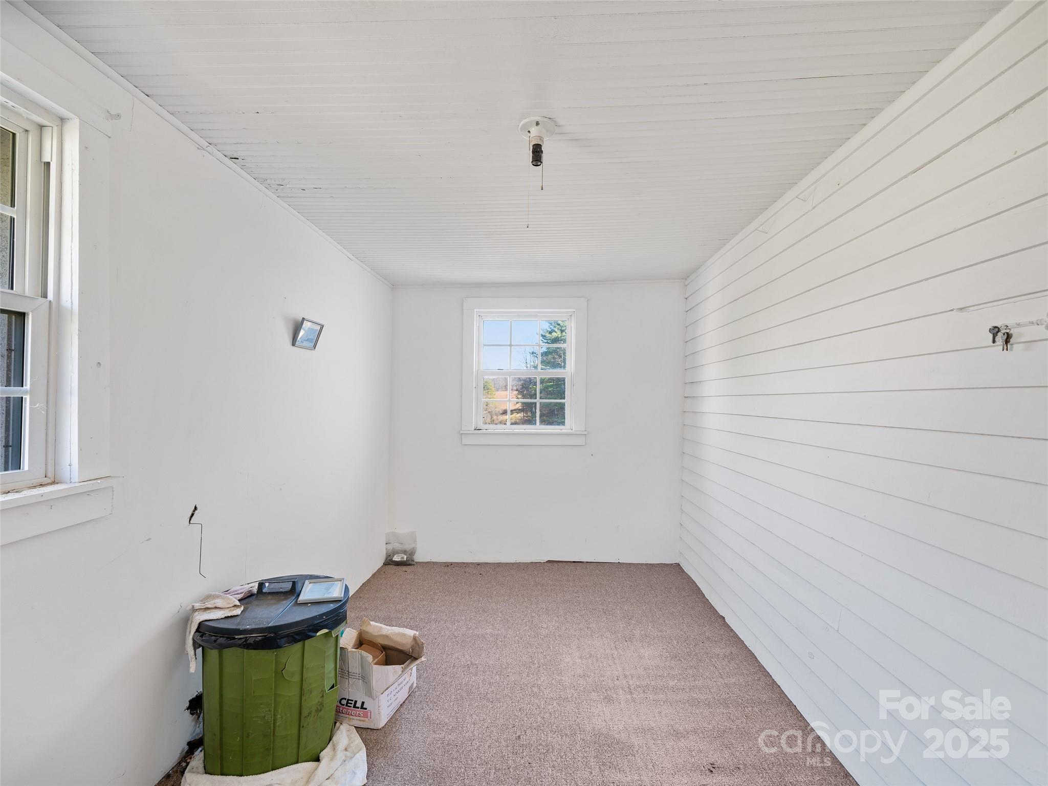 321 Lyle Lane Property Photo 30