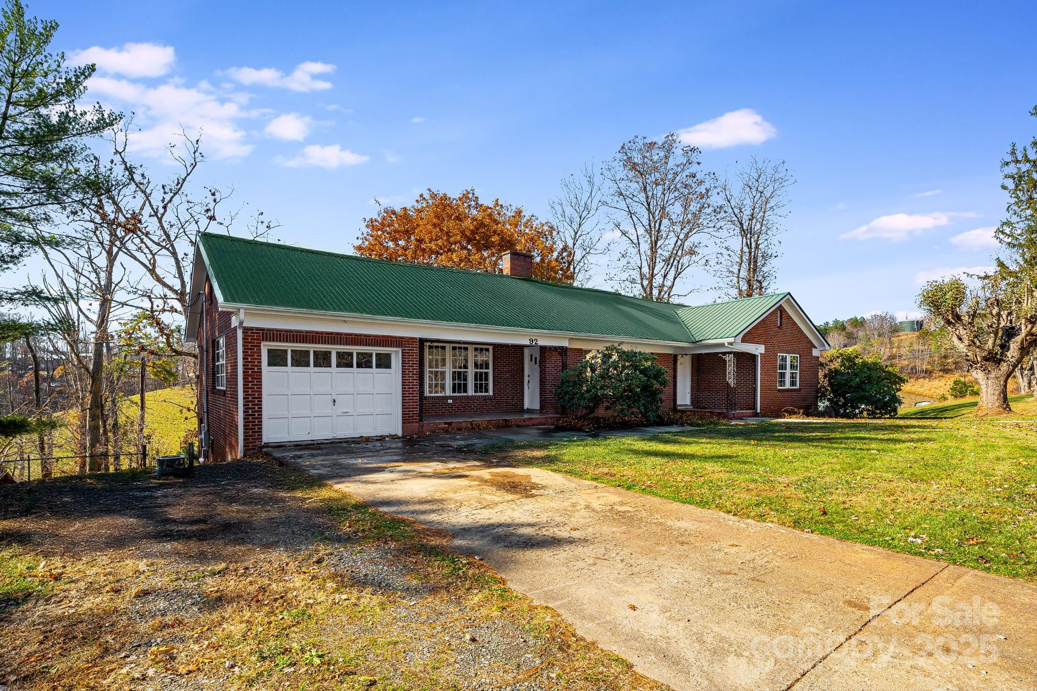 92 Parkway View Road Property Photo 1