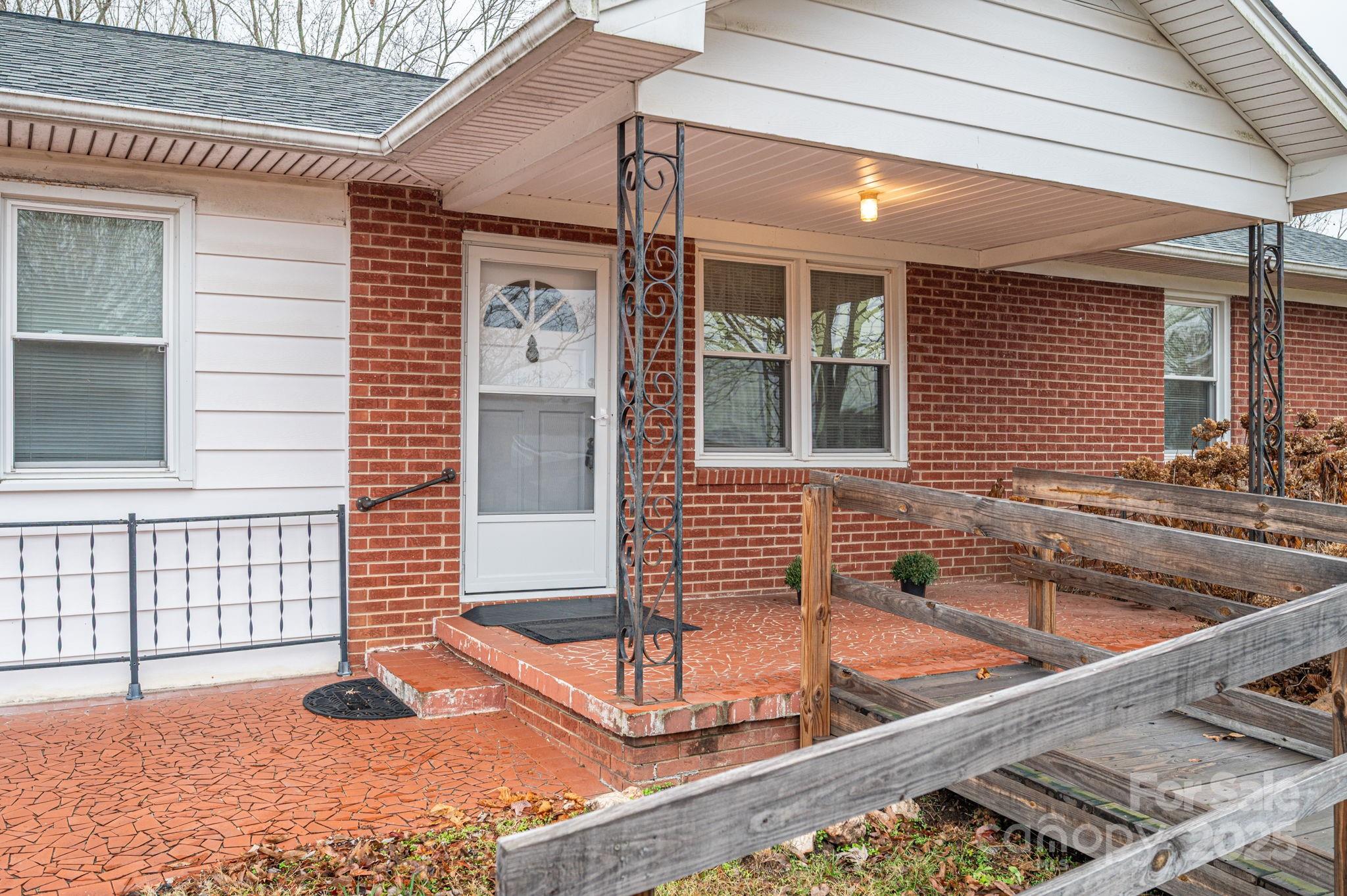 6331 Smith Road Property Photo 4