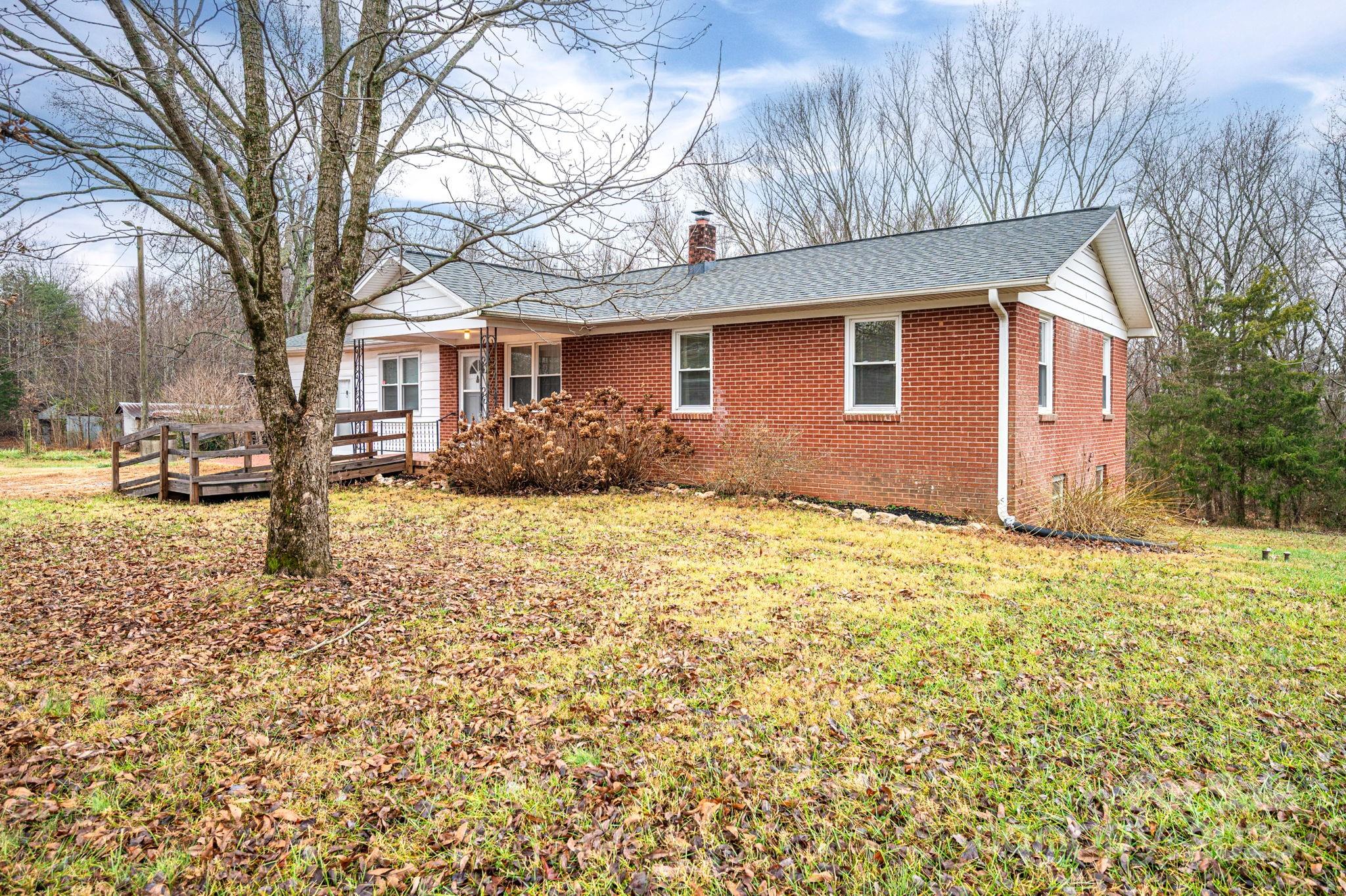 6331 Smith Road Property Photo 6