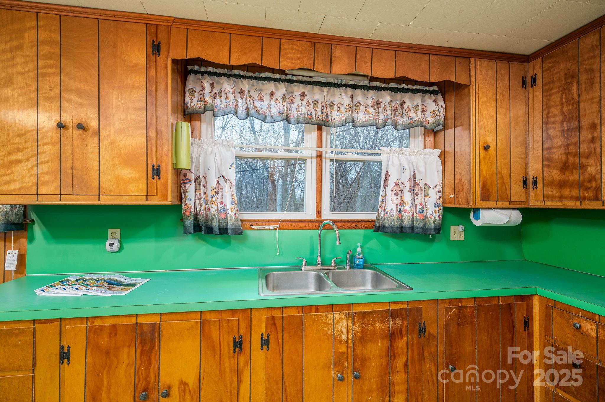 6331 Smith Road Property Photo 11