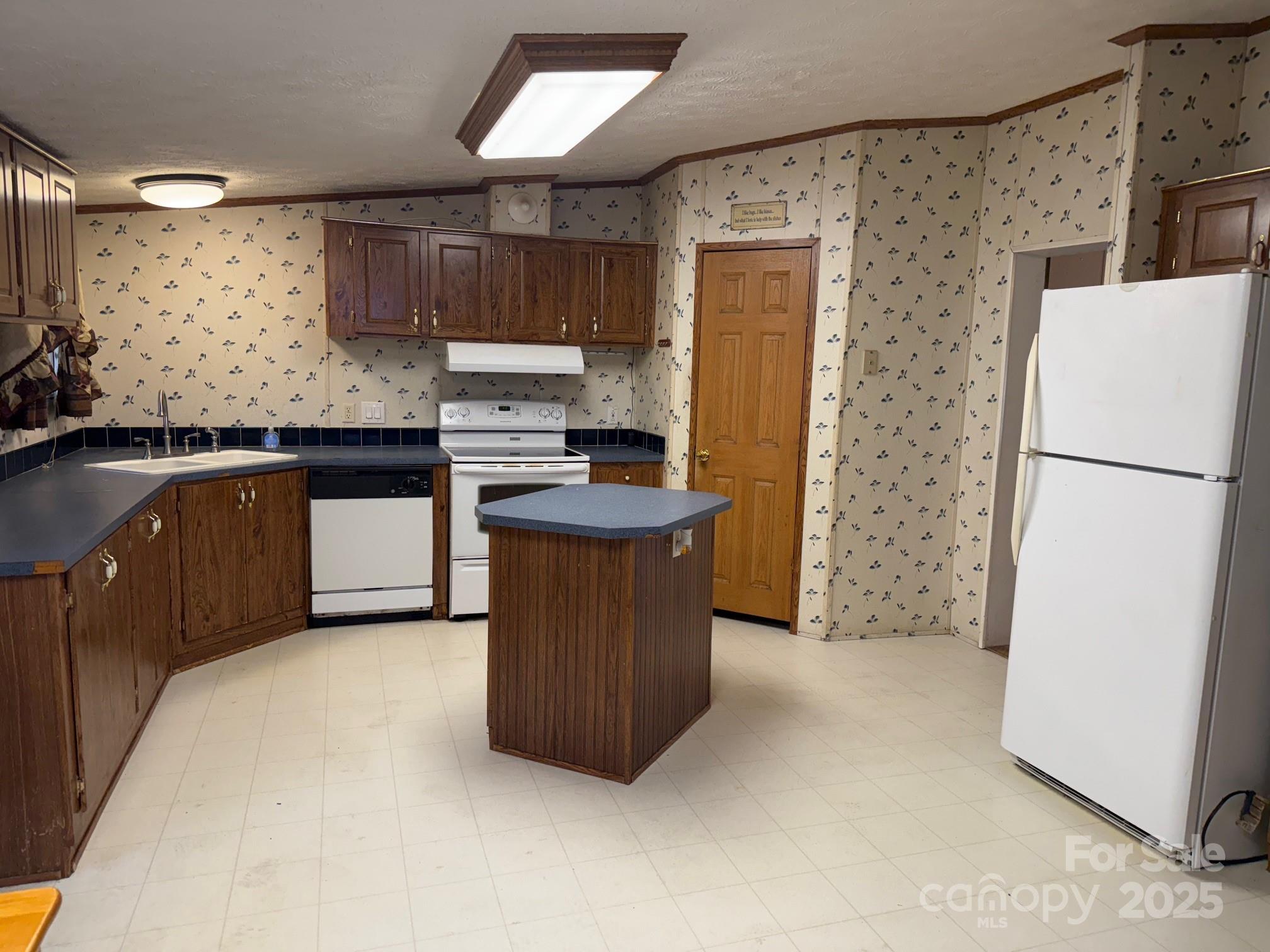 7159 Rev Melvin Adams Drive Property Photo 10