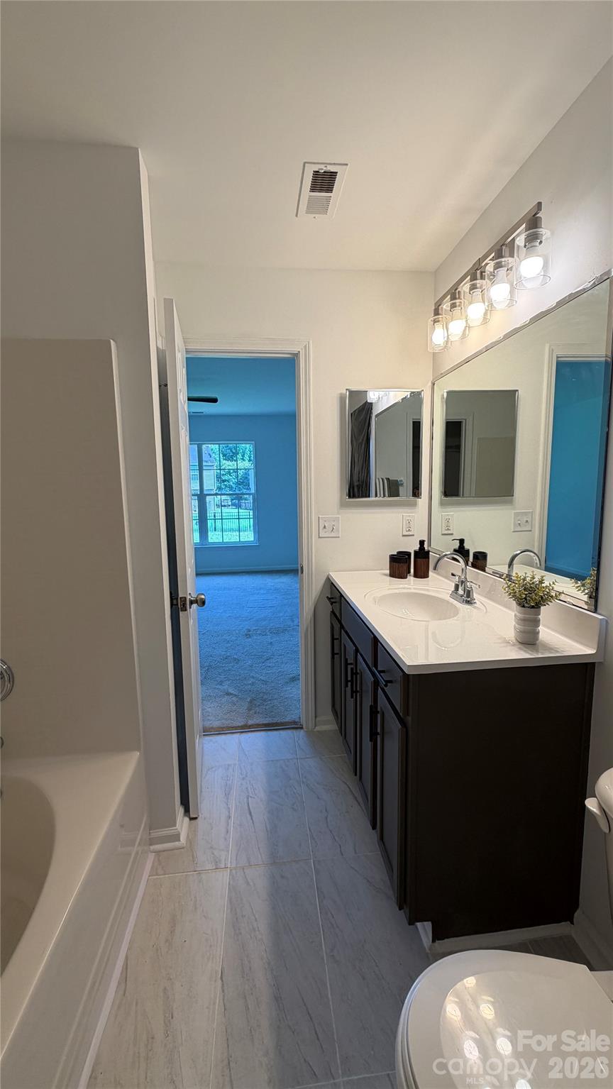 1005 Ladybank Court Property Photo 9