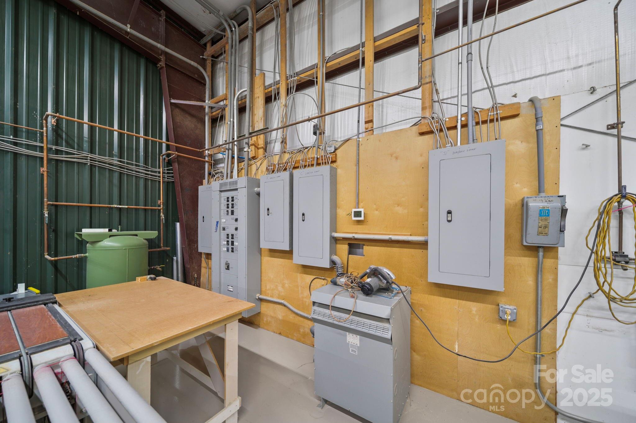 3213 Westwood Industrial Drive Property Photo 8