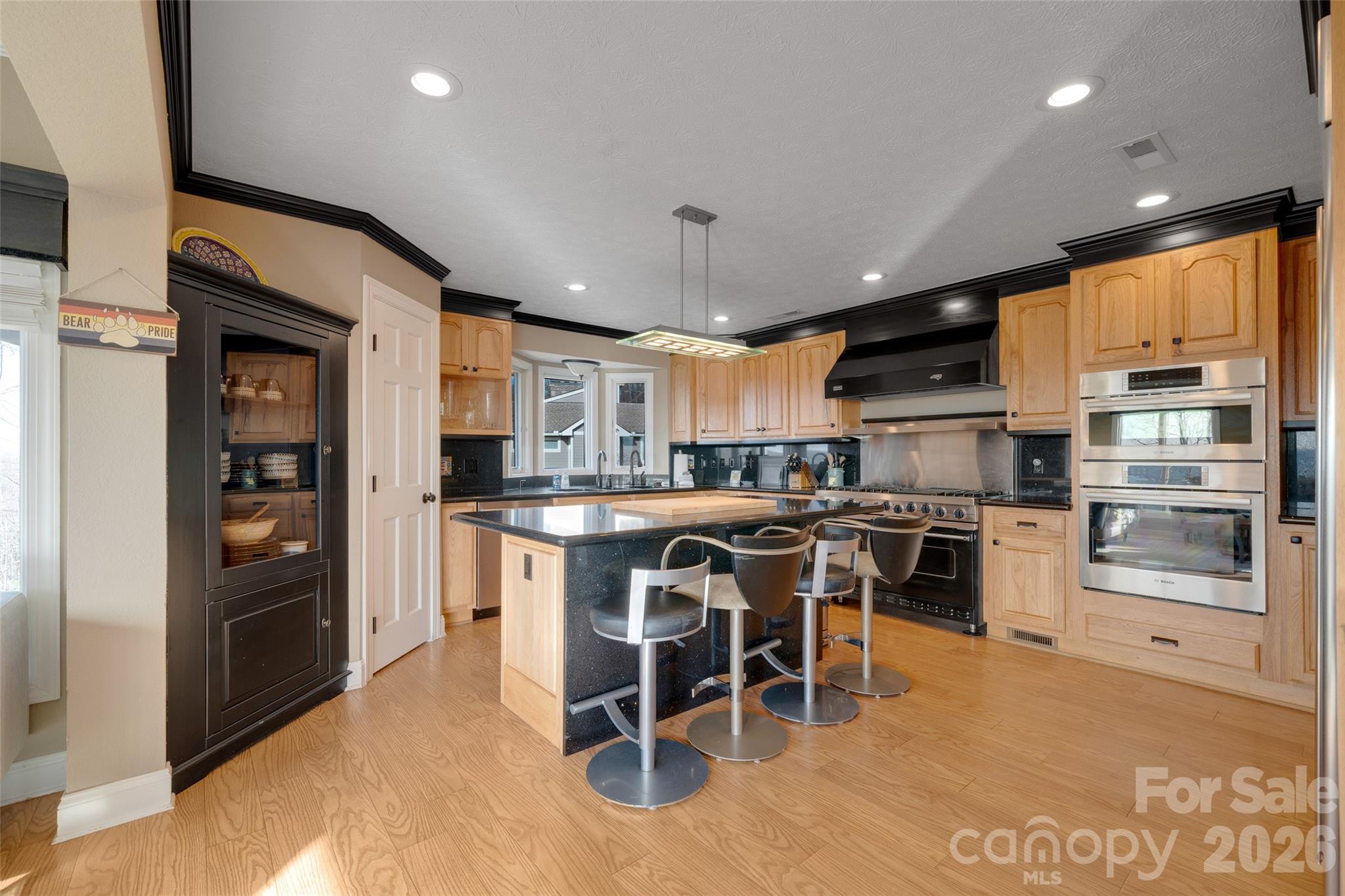 300 Roberts Drive Property Photo 17