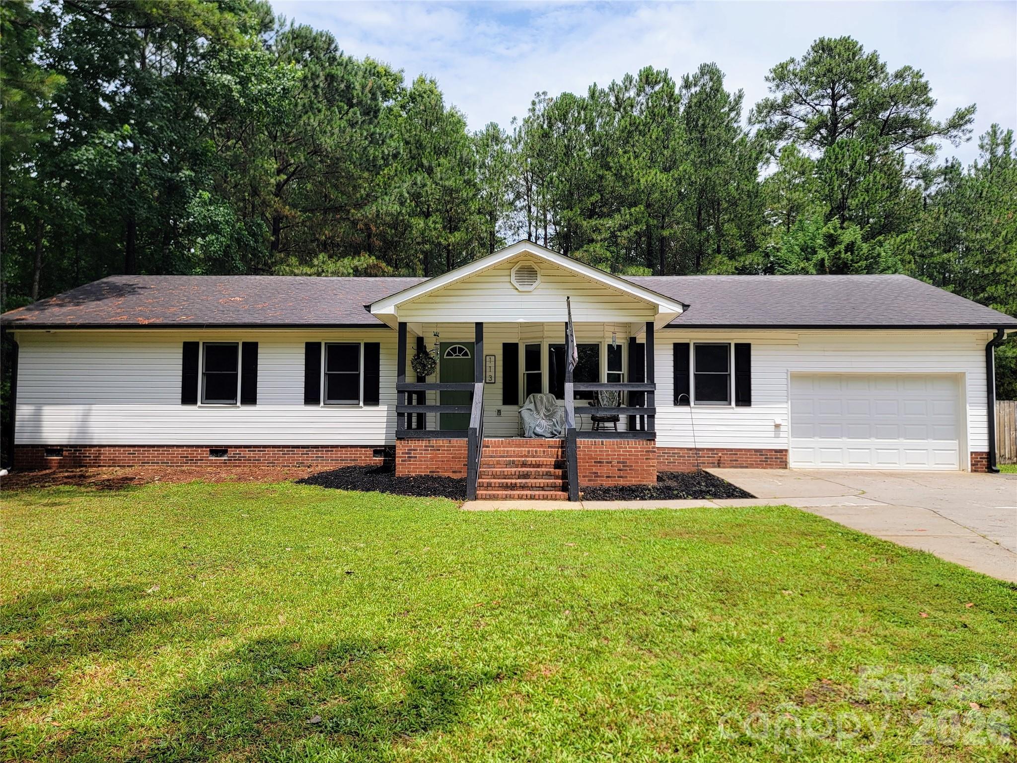 113 Tanager Drive Property Photo 1