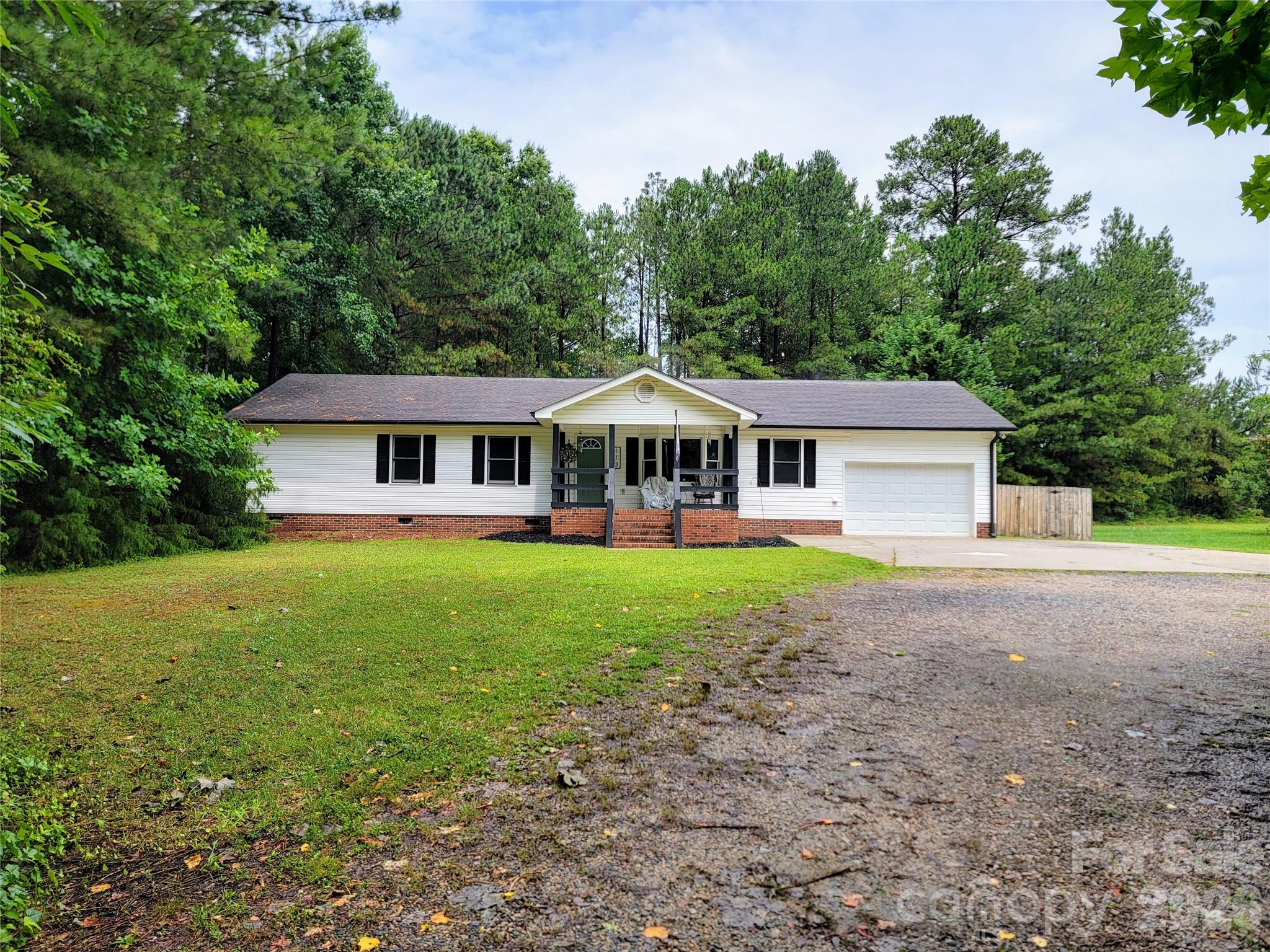 113 Tanager Drive Property Photo 2