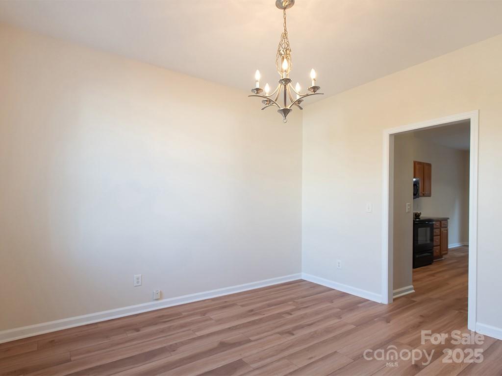 28 Stone River Drive Property Photo 7