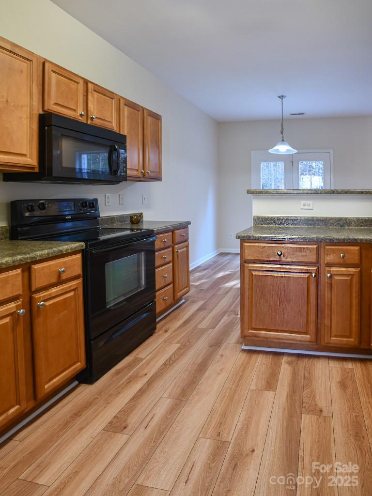 28 Stone River Drive Property Photo 10