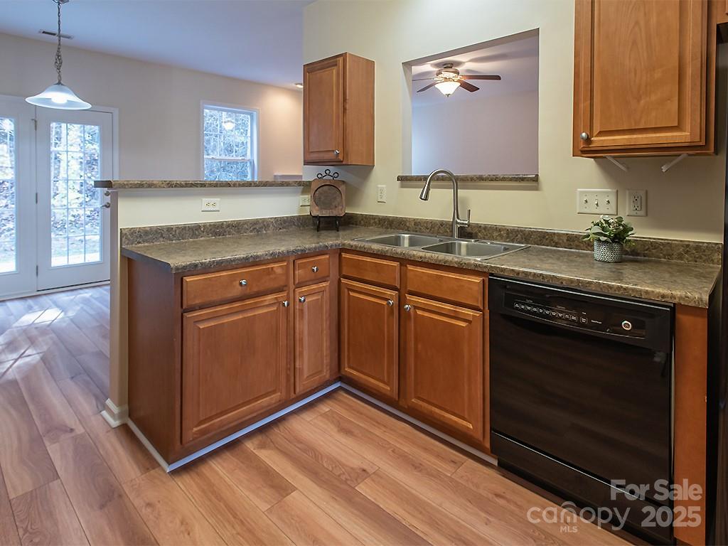 28 Stone River Drive Property Photo 11