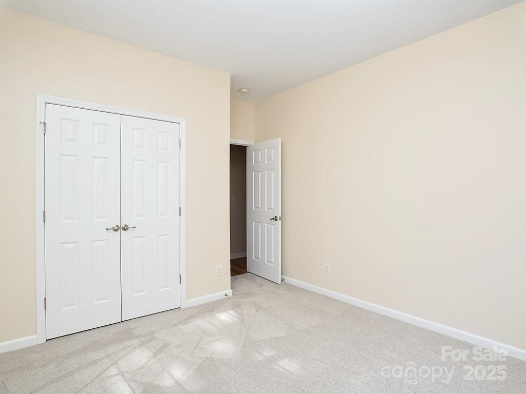 28 Stone River Drive Property Photo 17