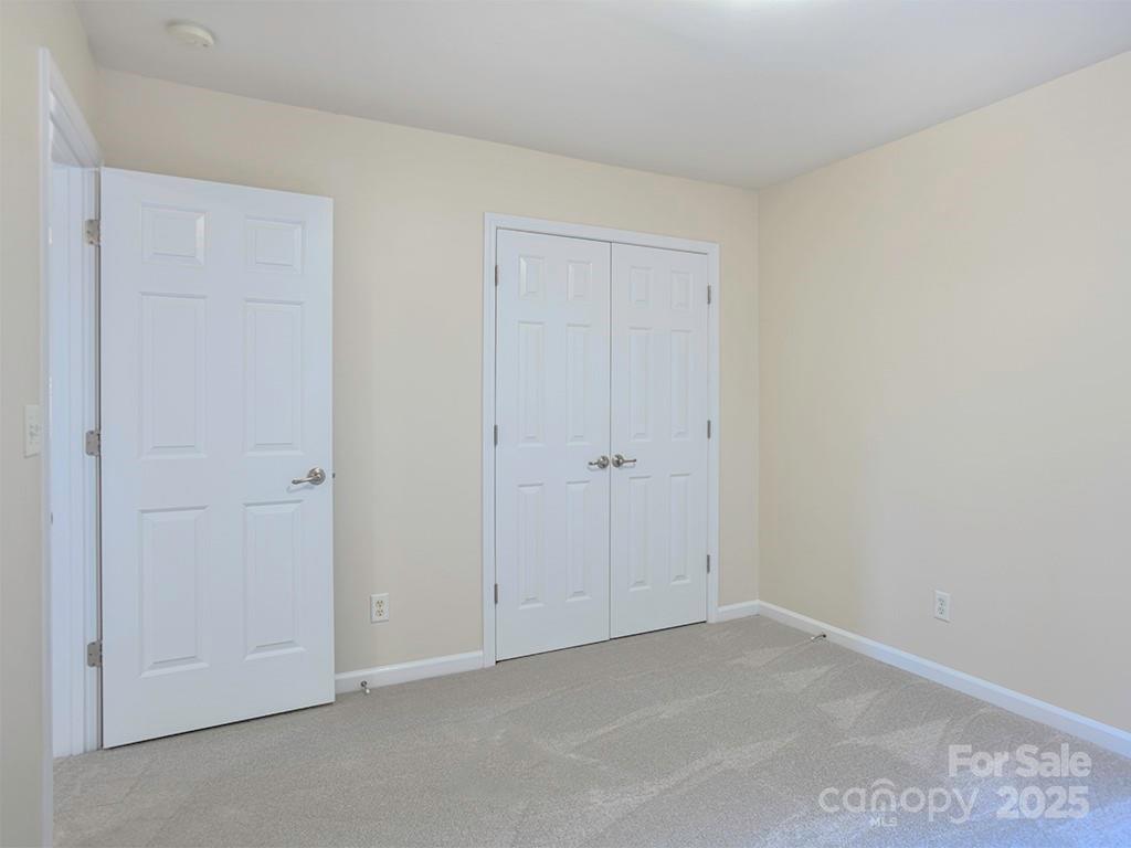28 Stone River Drive Property Photo 22