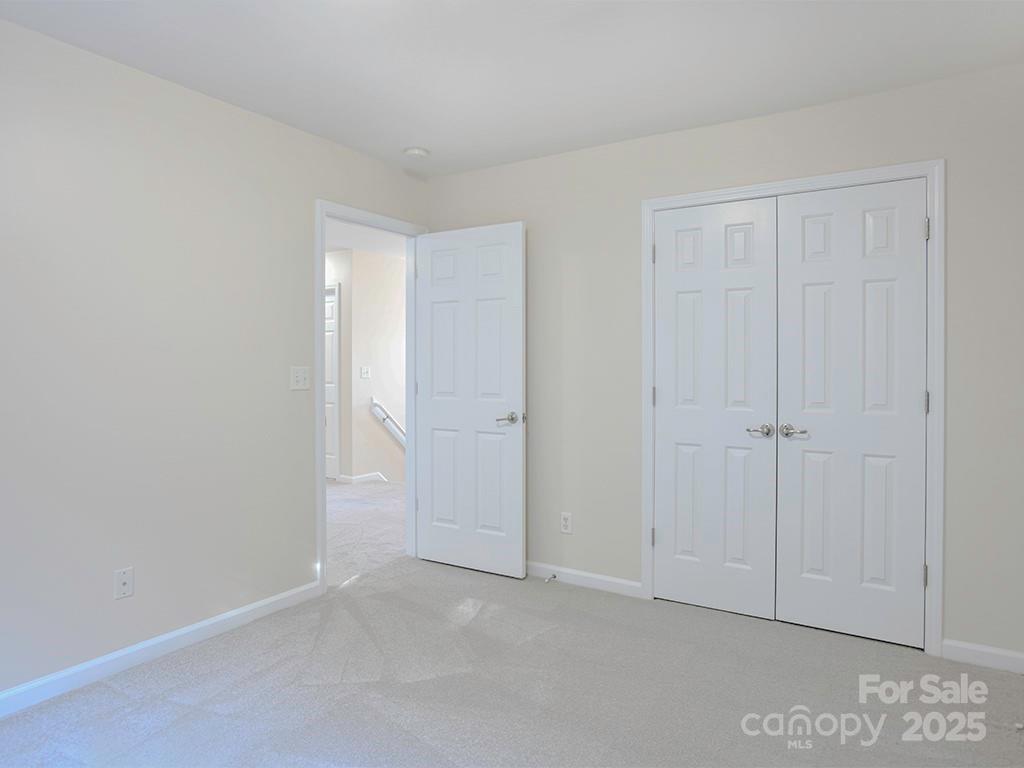 28 Stone River Drive Property Photo 23