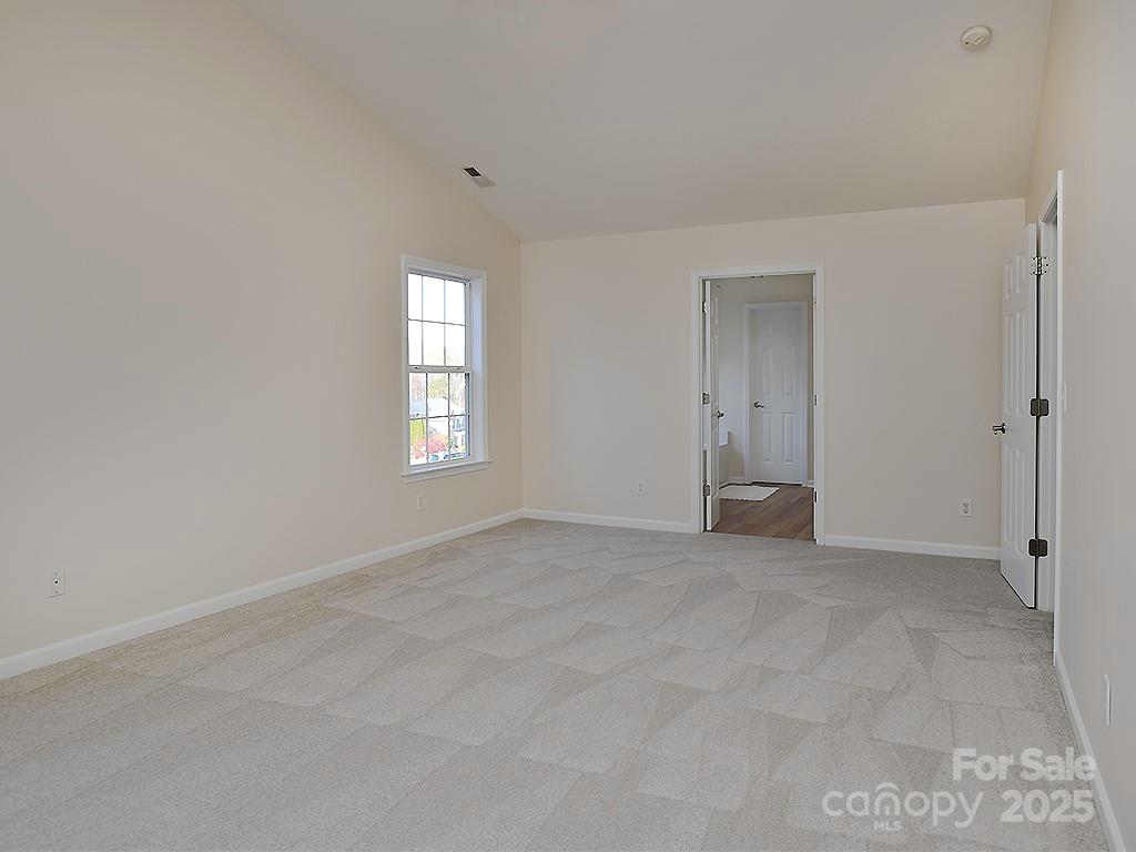 28 Stone River Drive Property Photo 35