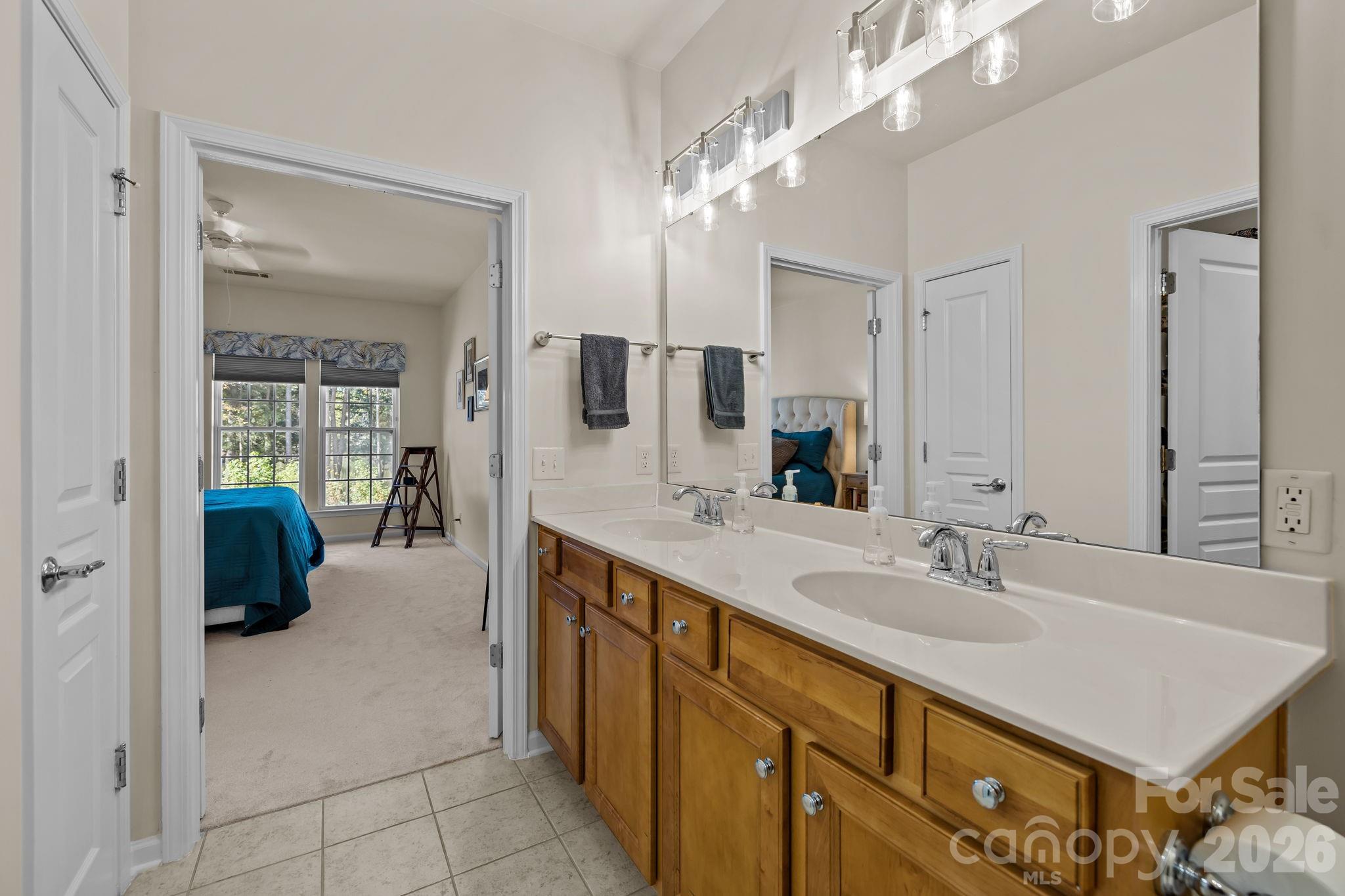 1043 Sweetleaf Drive Property Photo 9